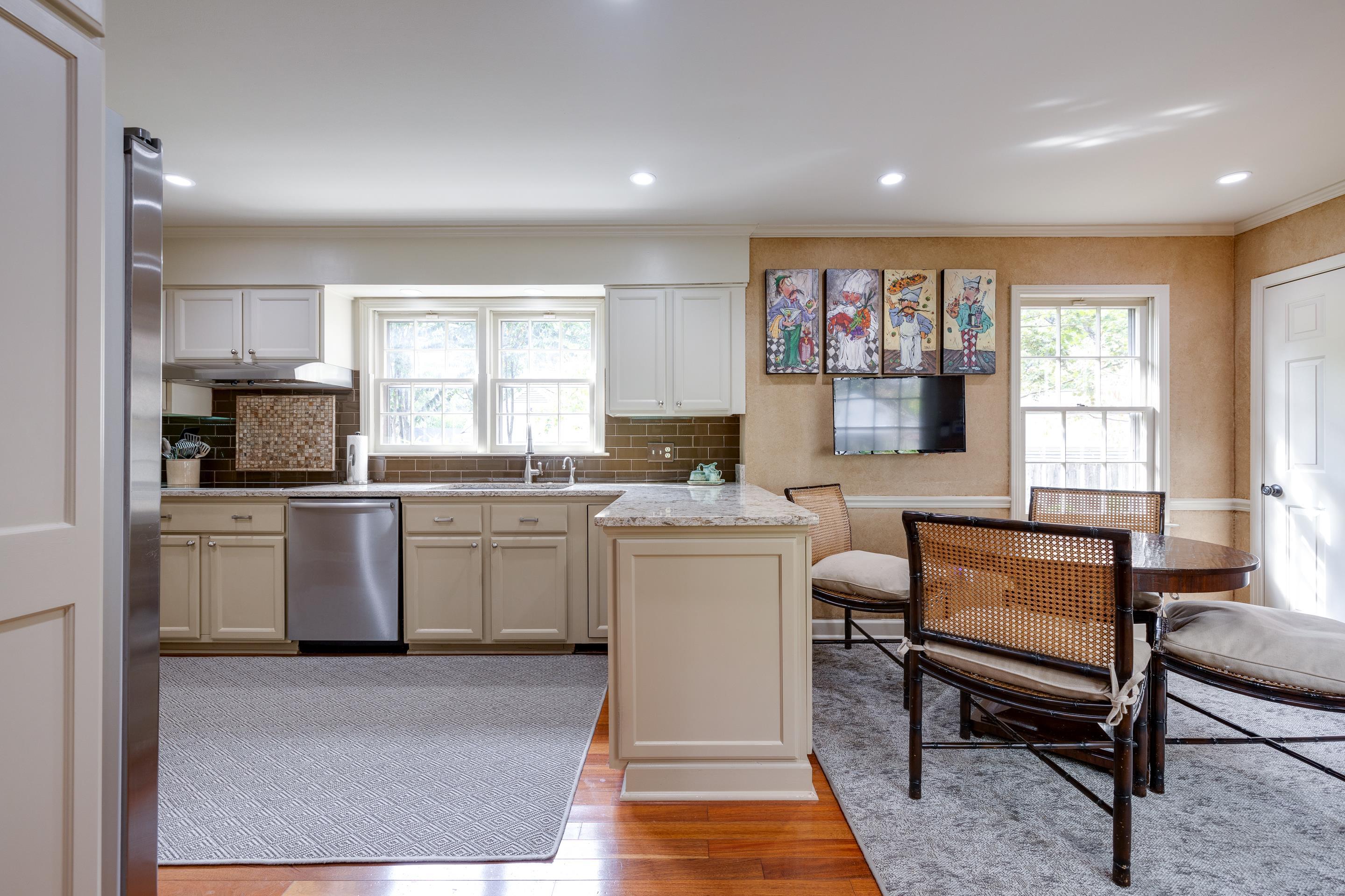 4256 AMBER LN