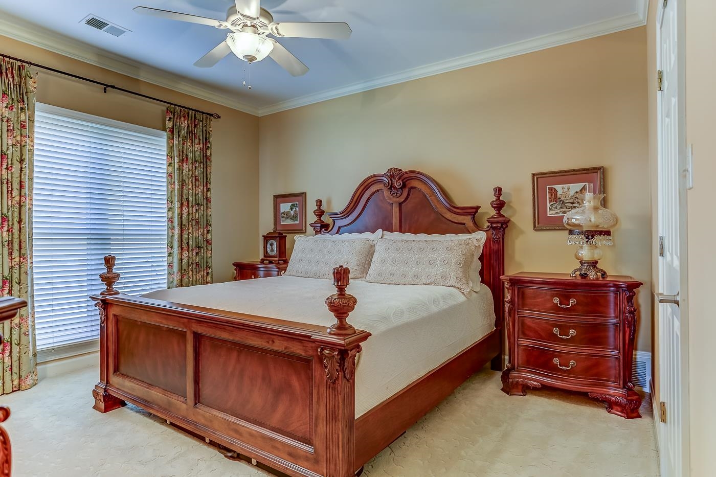 1429 WOLF BEND RD