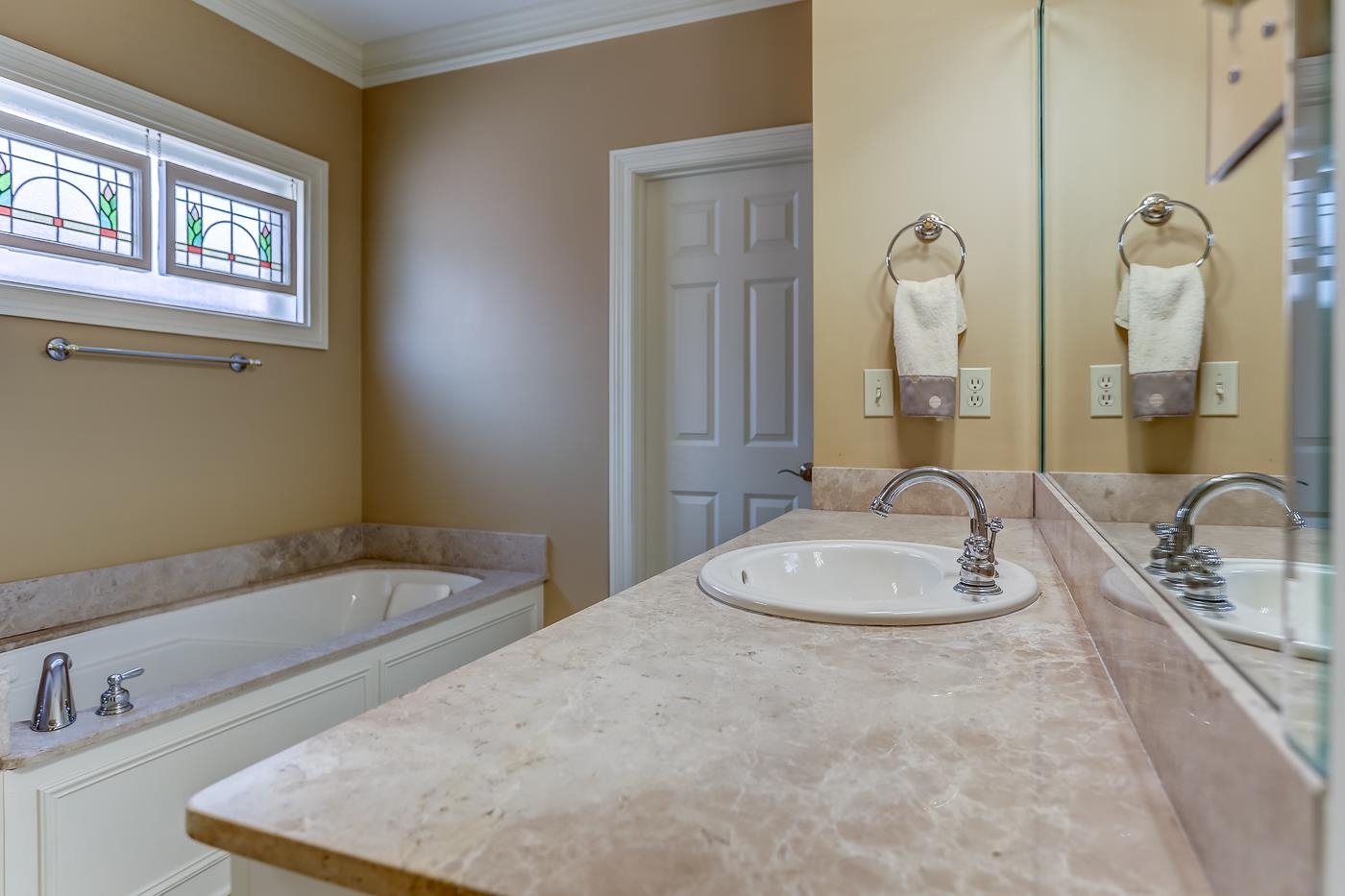1429 WOLF BEND RD