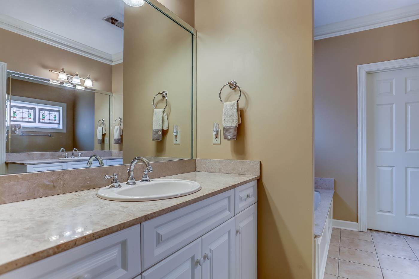 1429 WOLF BEND RD