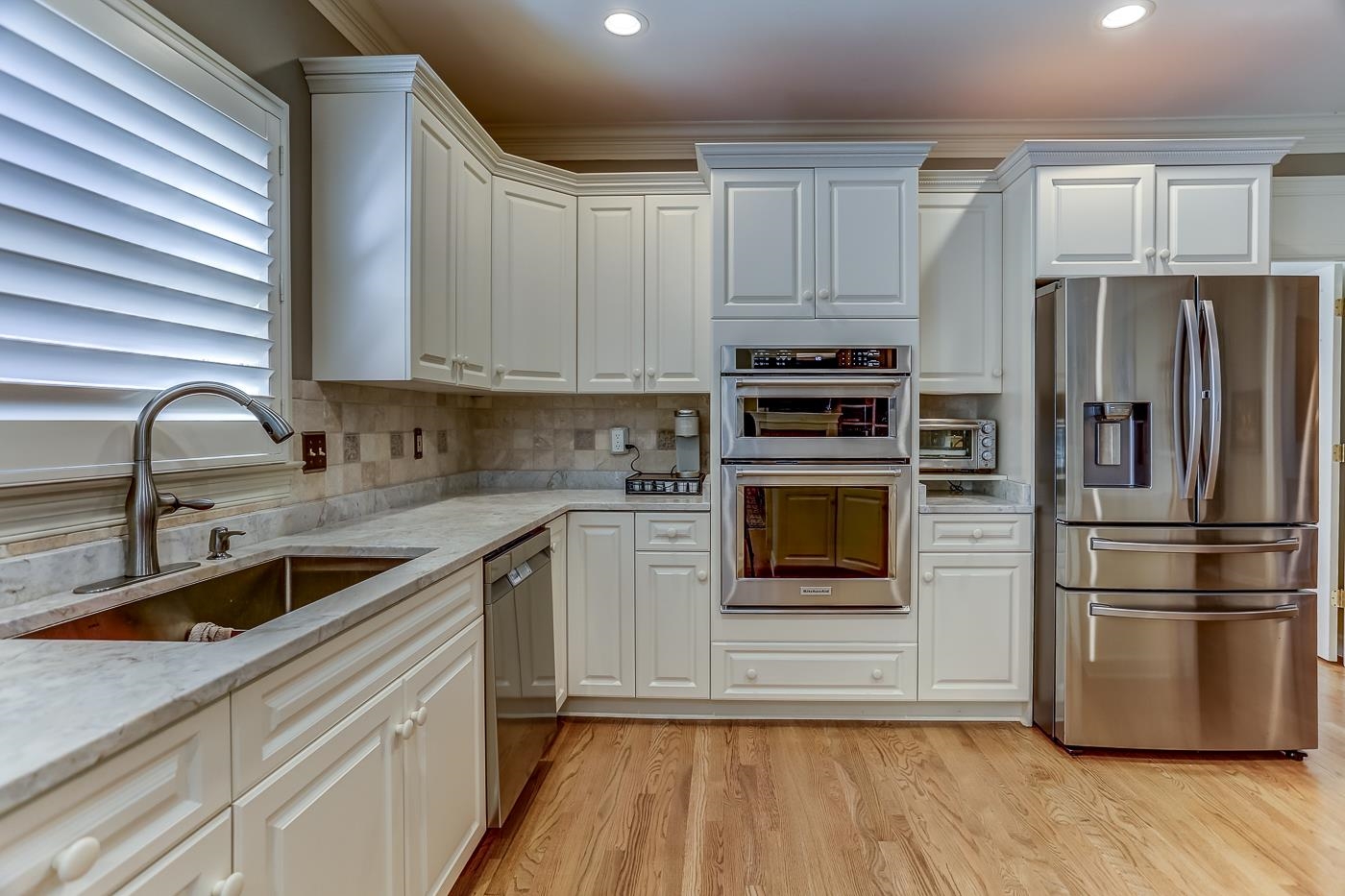 1429 WOLF BEND RD