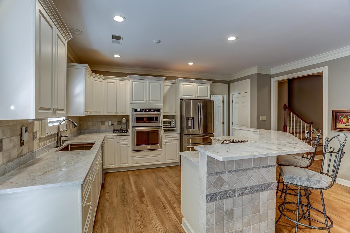 1429 WOLF BEND RD