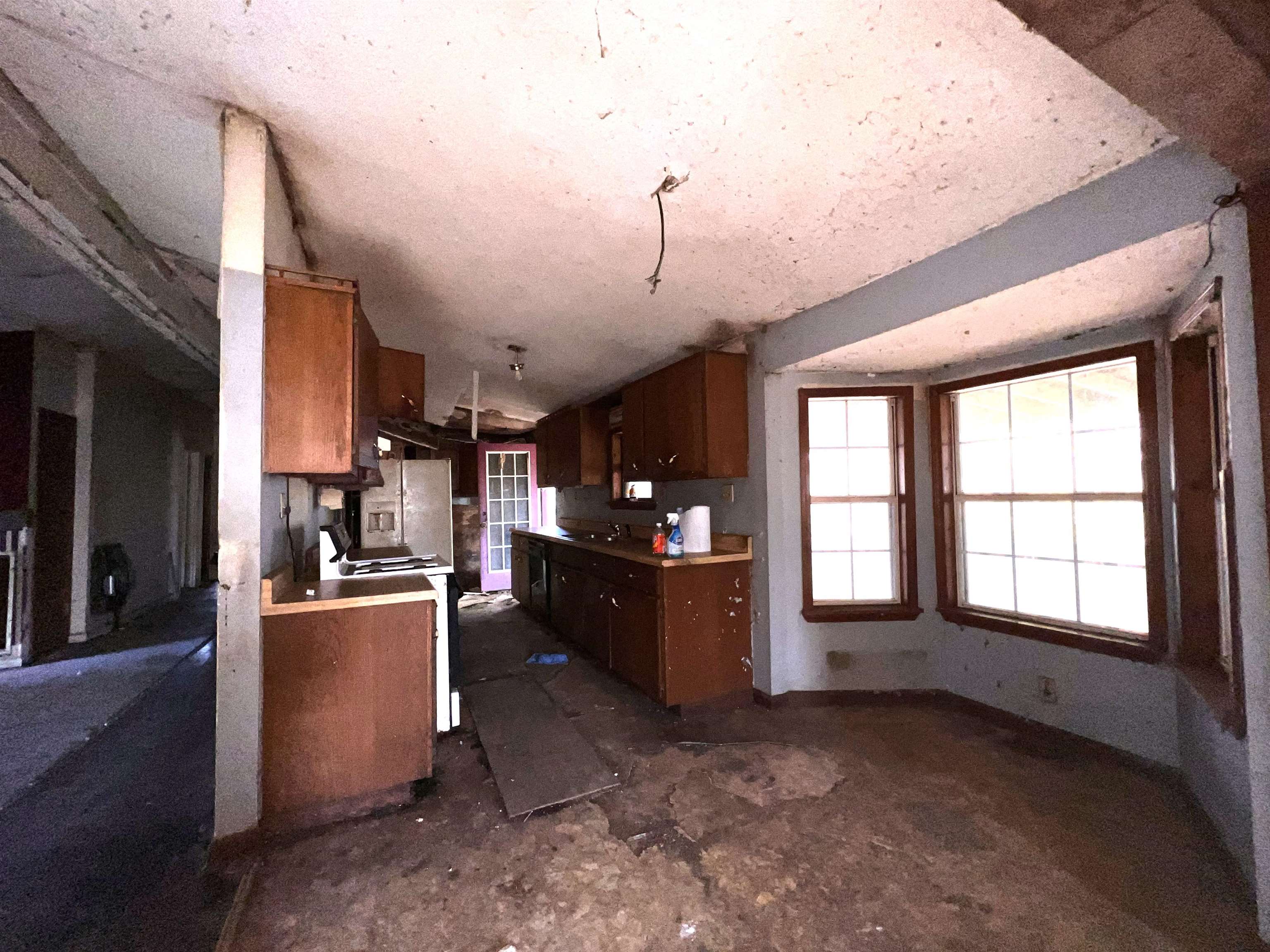 1820 INDIAN CREEK RD