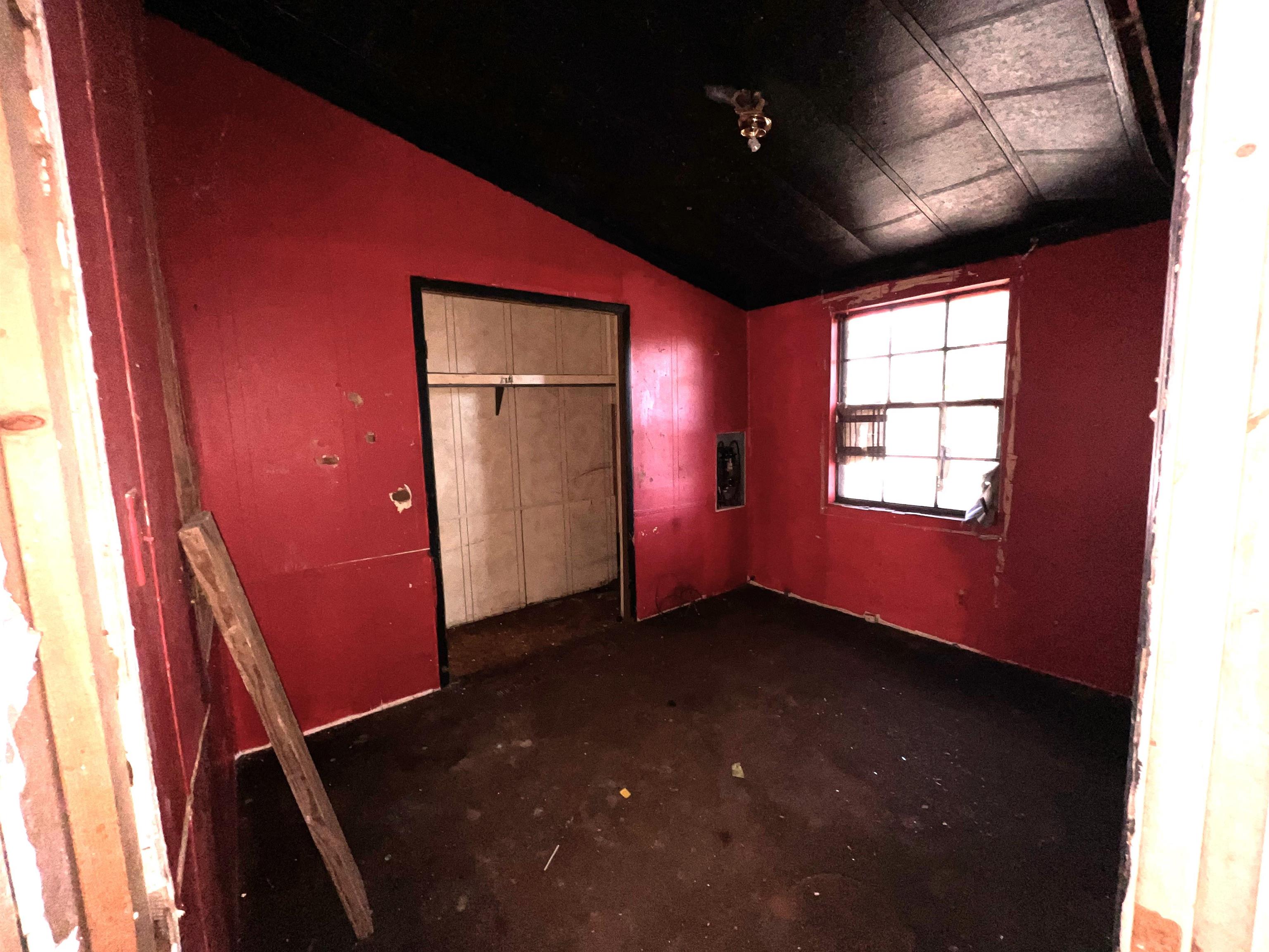 1820 INDIAN CREEK RD