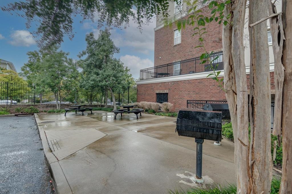 665 TENNESSEE ST Unit: 403