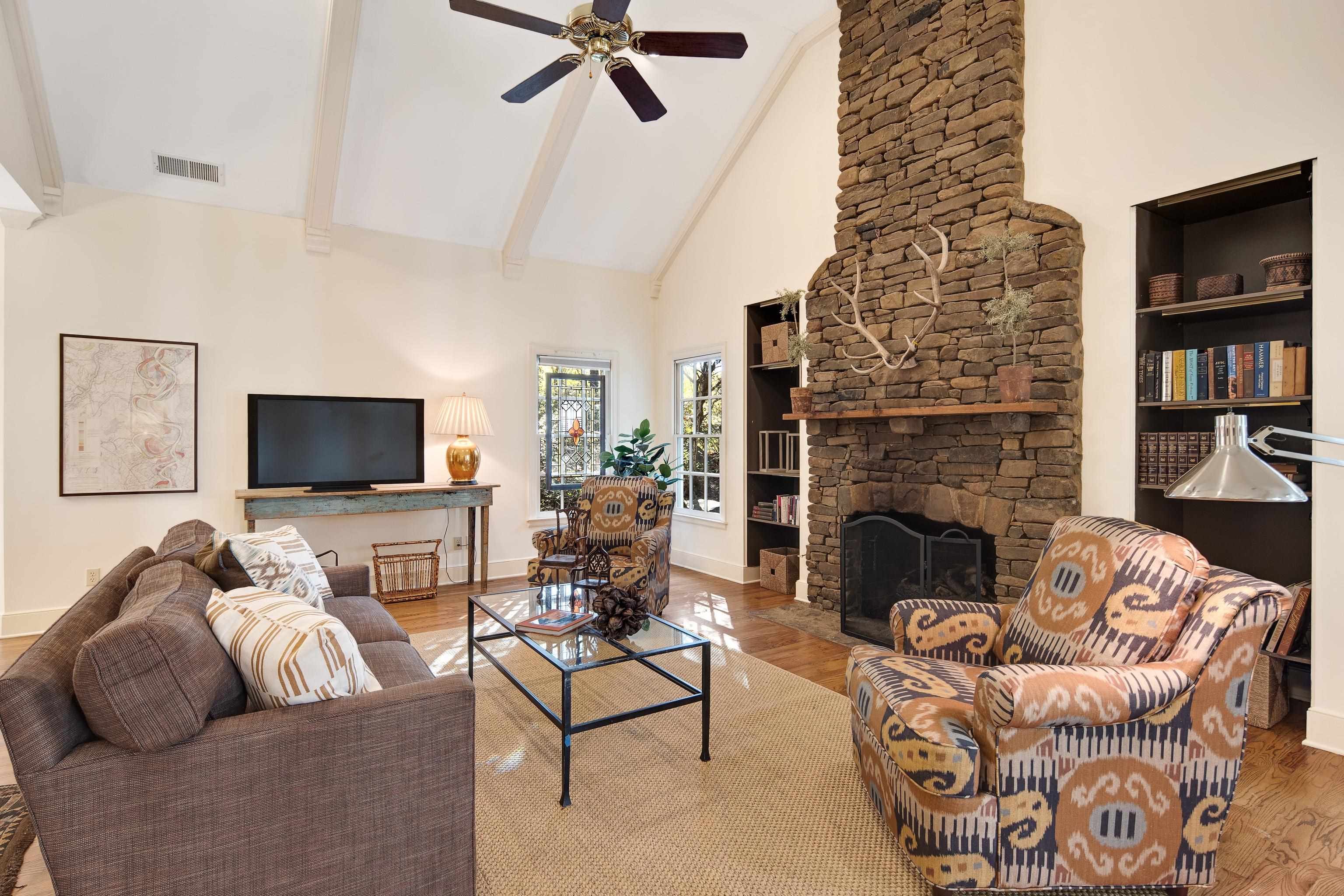 1765 CHAPEL CREEK CV