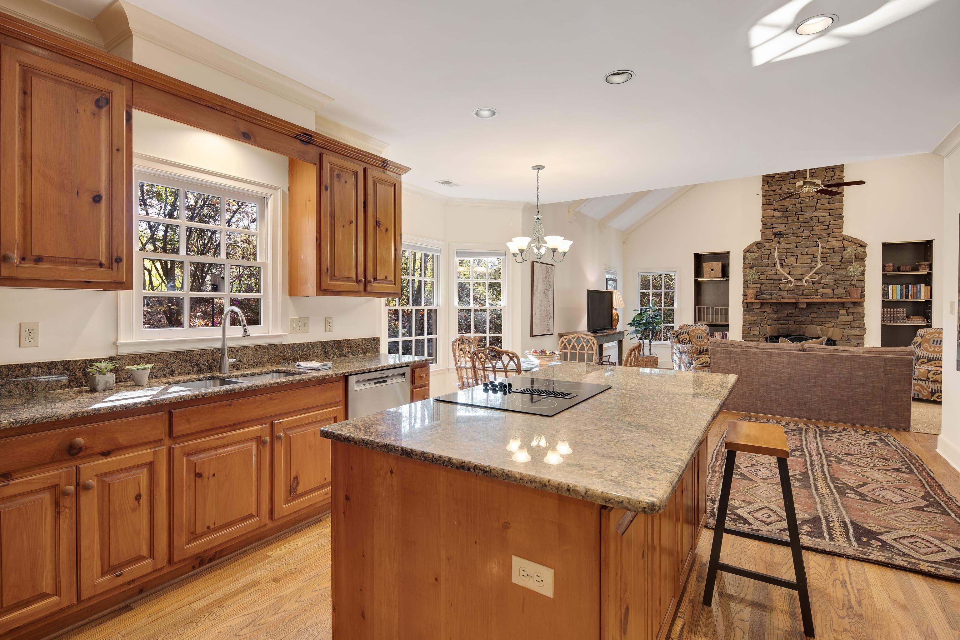 1765 CHAPEL CREEK CV