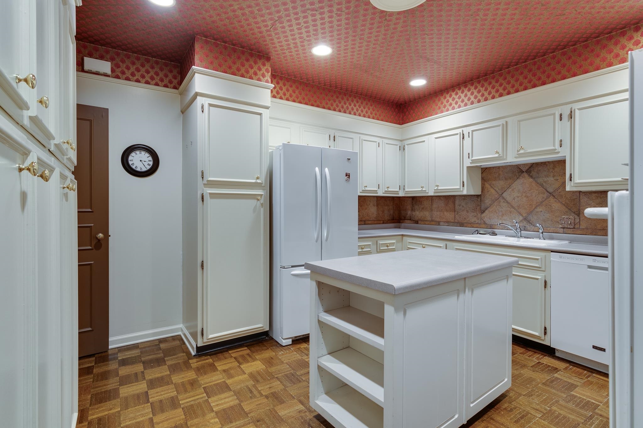 3170 SOUTHERN AVE Unit: 1E