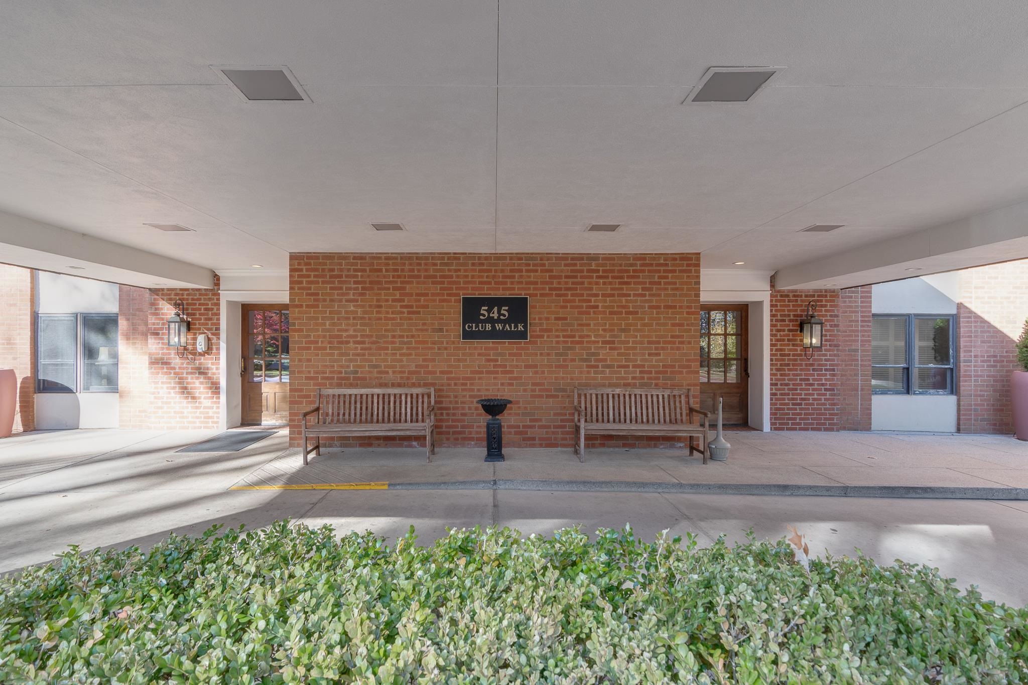 3170 SOUTHERN AVE Unit: 1E