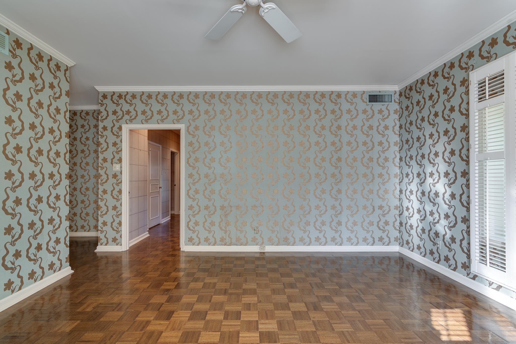 3170 SOUTHERN AVE Unit: 1E