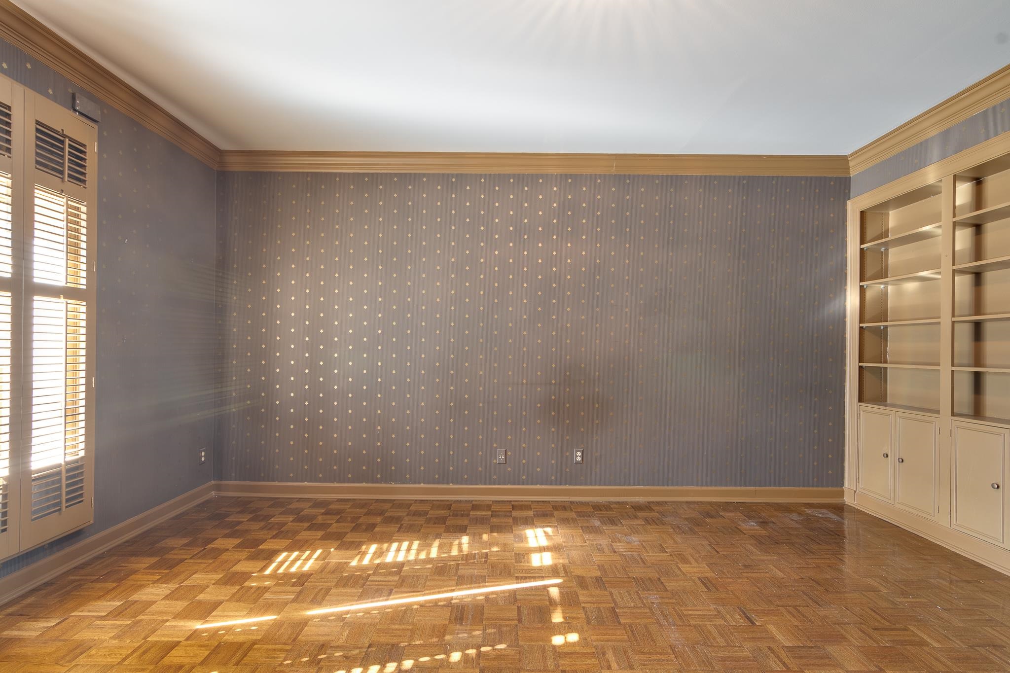 3170 SOUTHERN AVE Unit: 1E