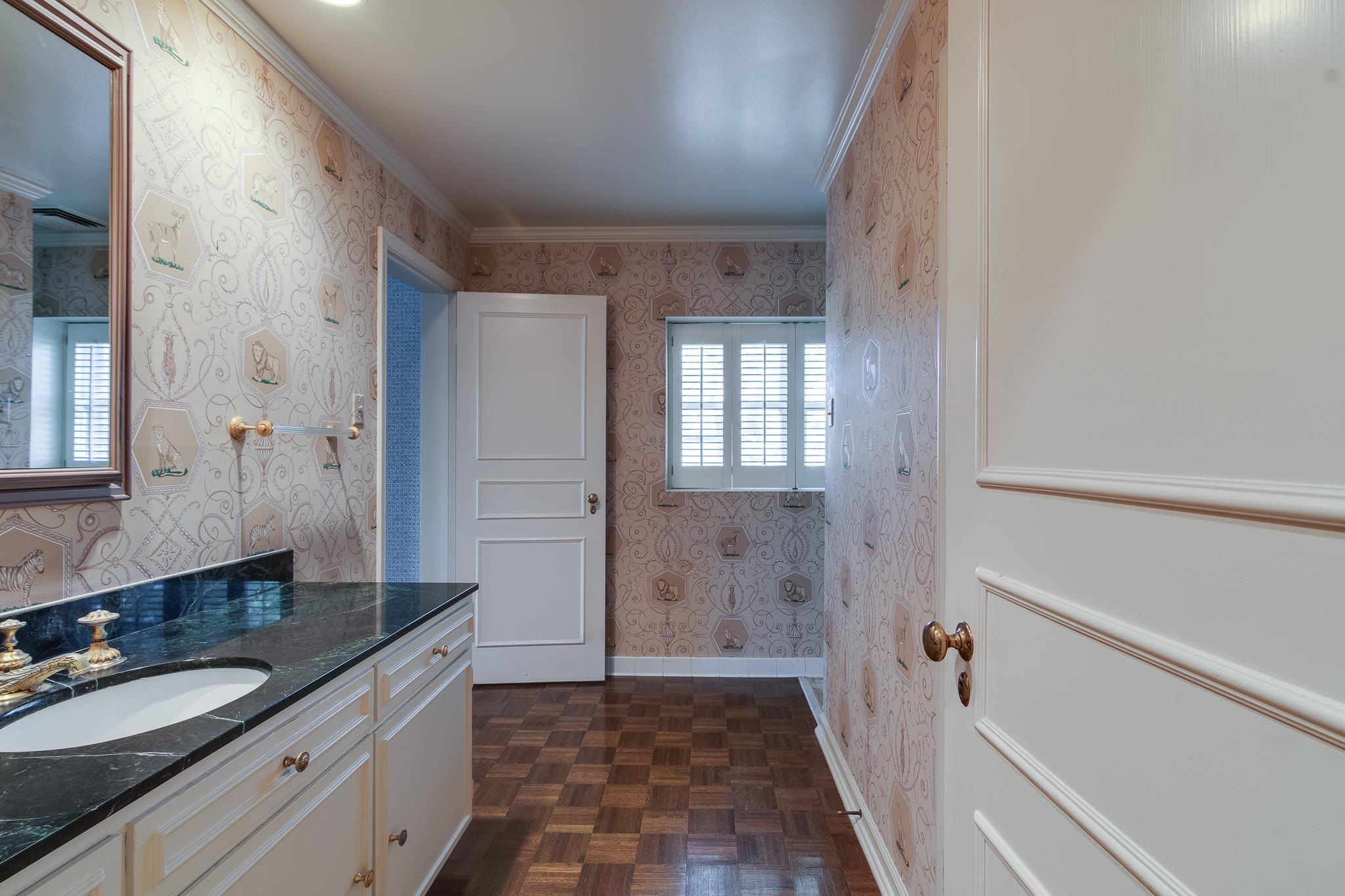 3170 SOUTHERN AVE Unit: 1E