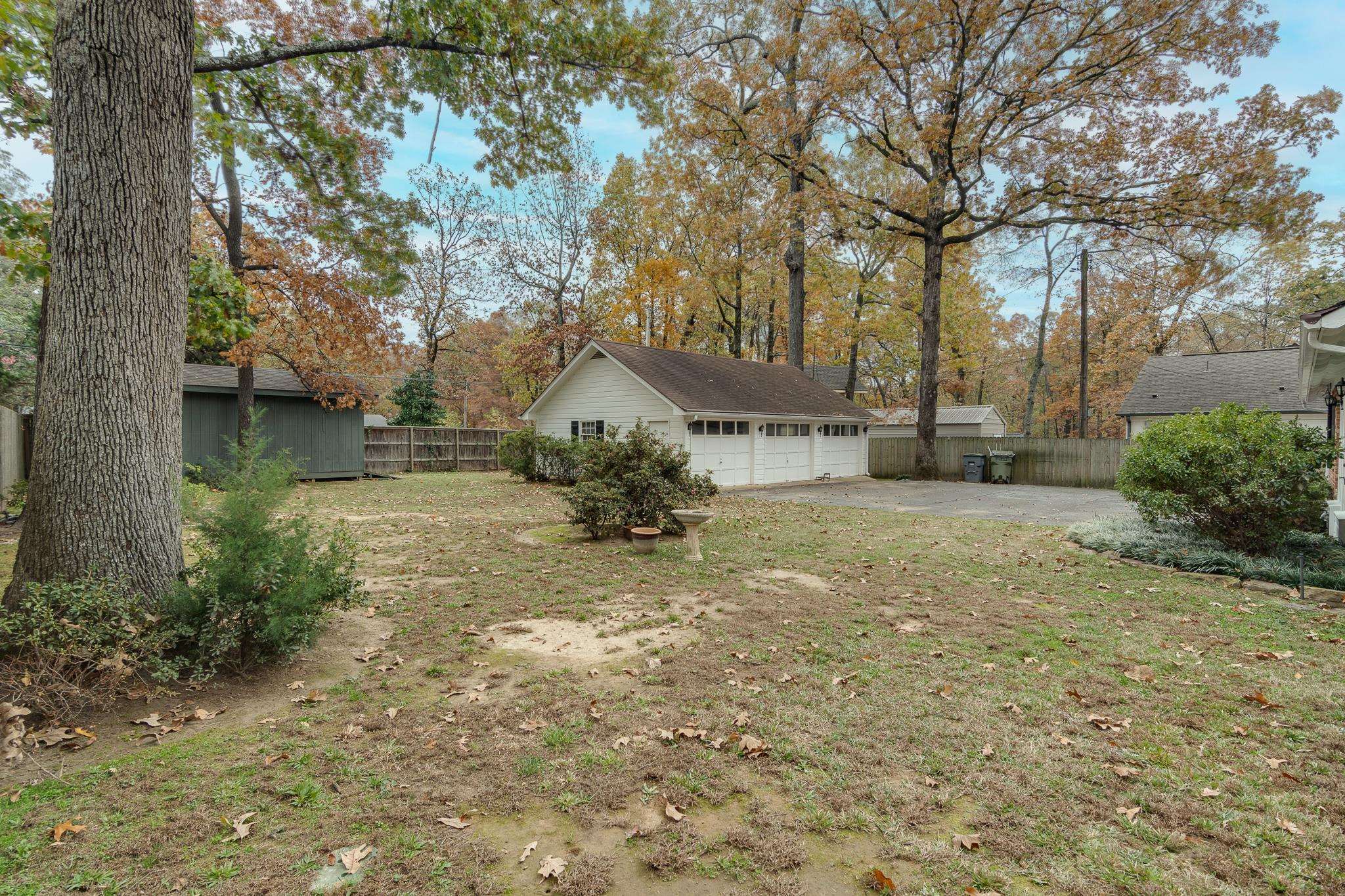 1300 W CRESTWOOD DR