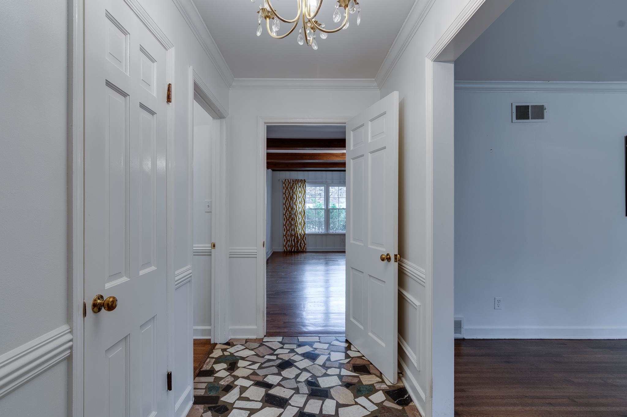 1300 W CRESTWOOD DR