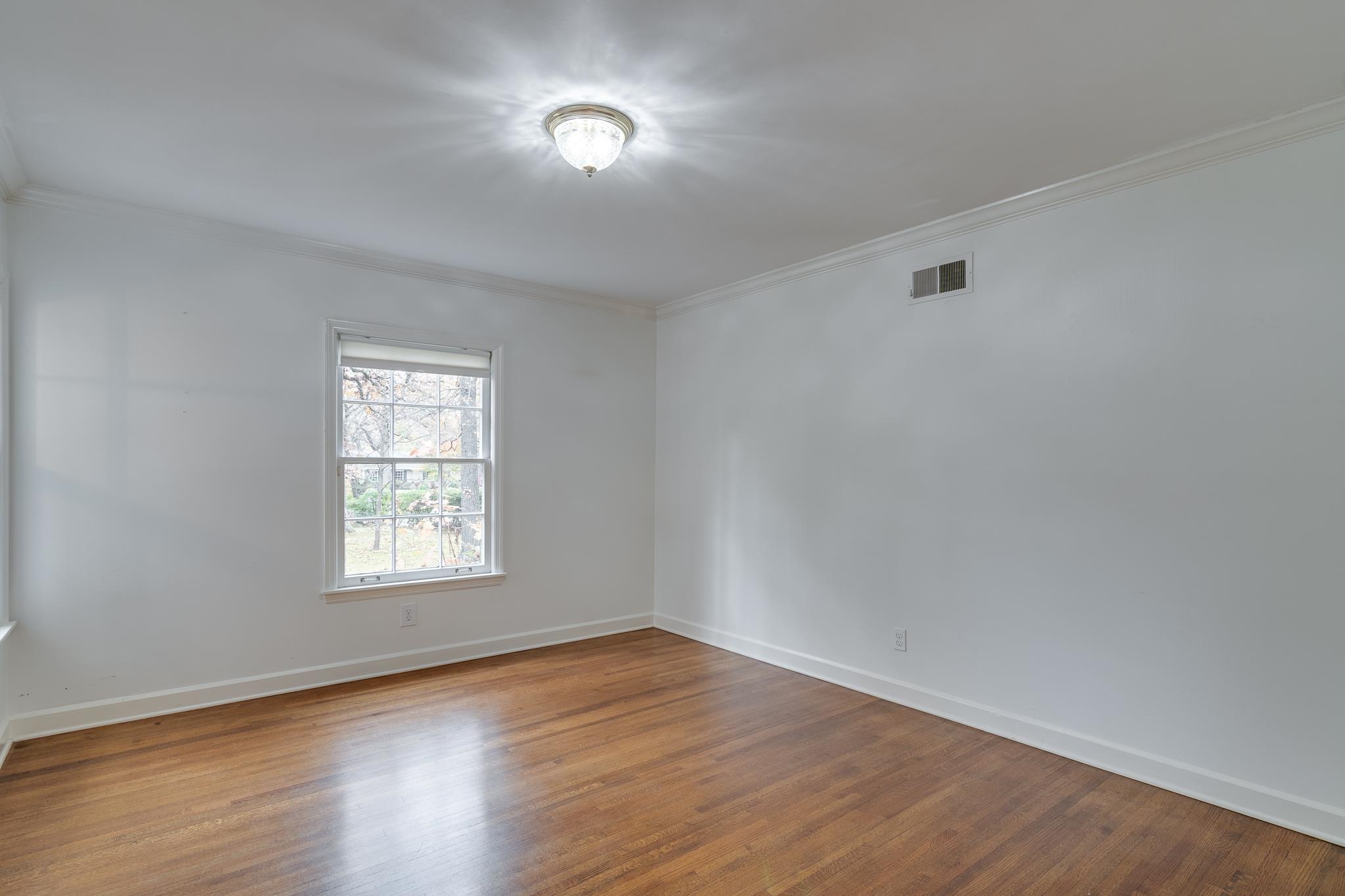 1300 W CRESTWOOD DR