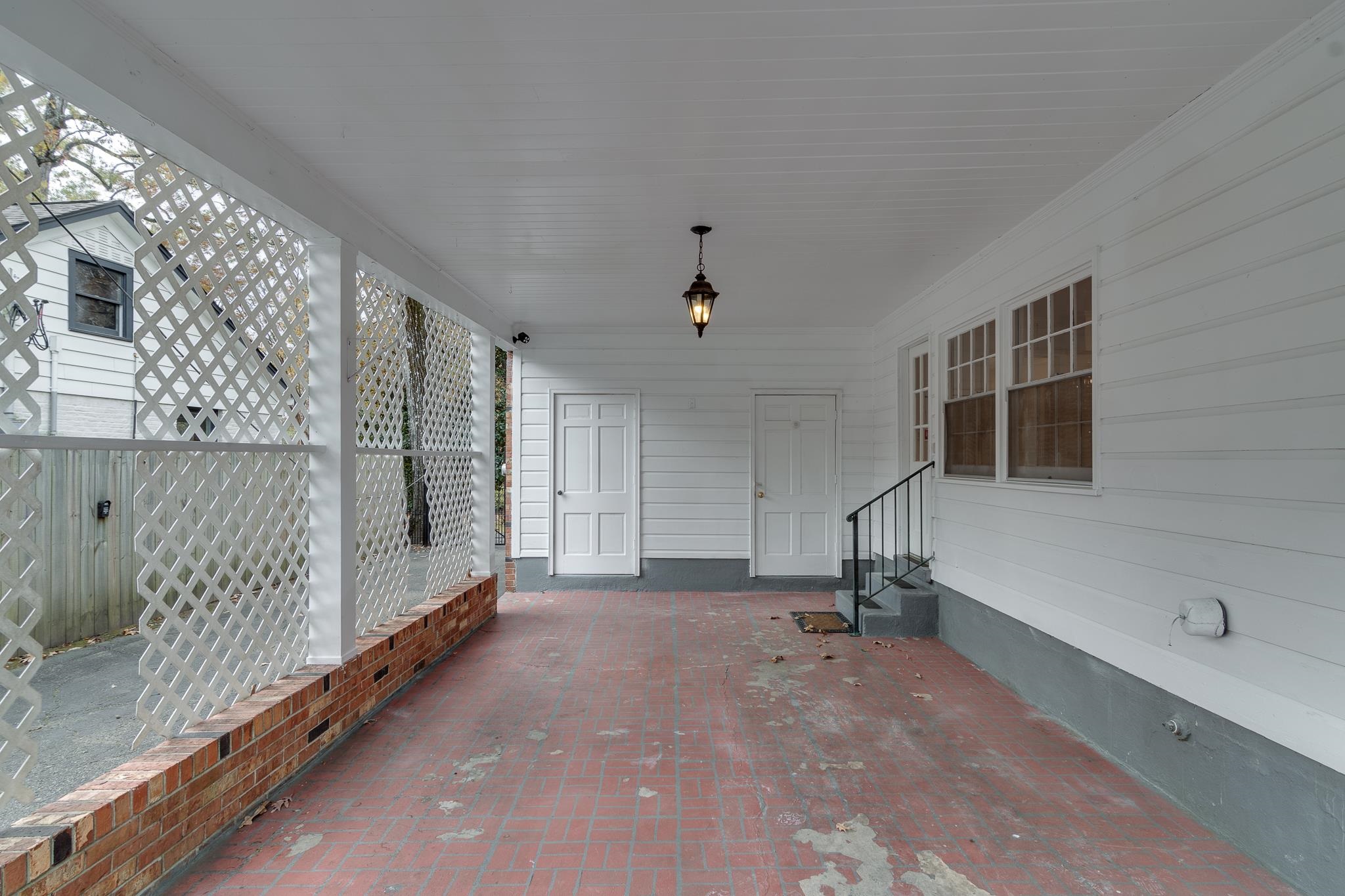 1300 W CRESTWOOD DR