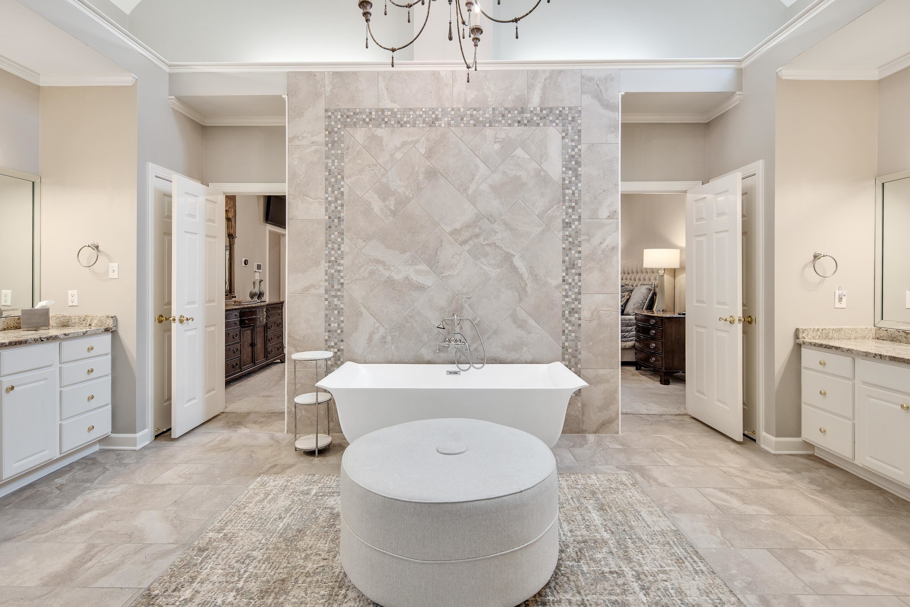 9279 INGLESIDE FARM RD S