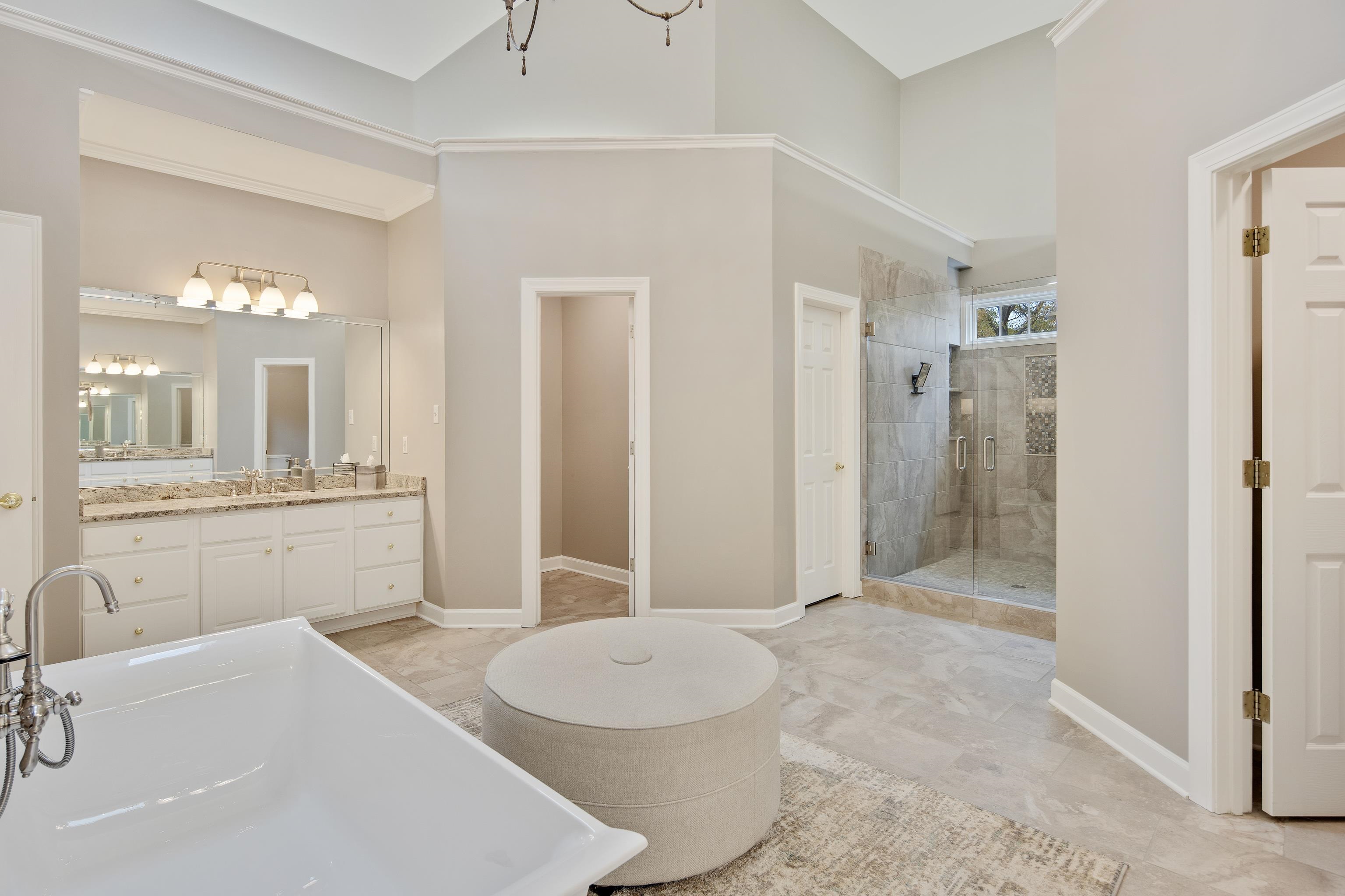 9279 INGLESIDE FARM RD S