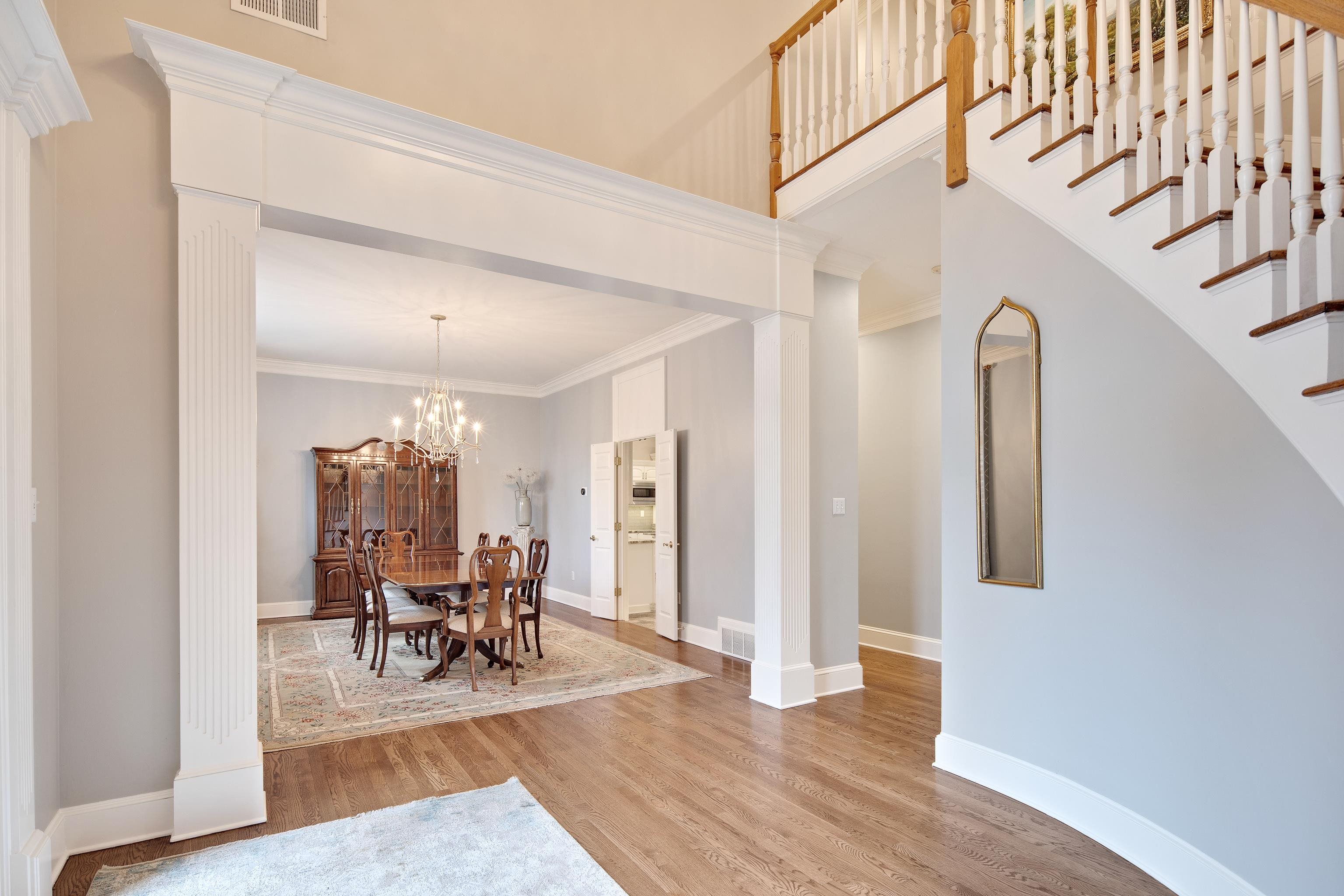 9279 INGLESIDE FARM RD S