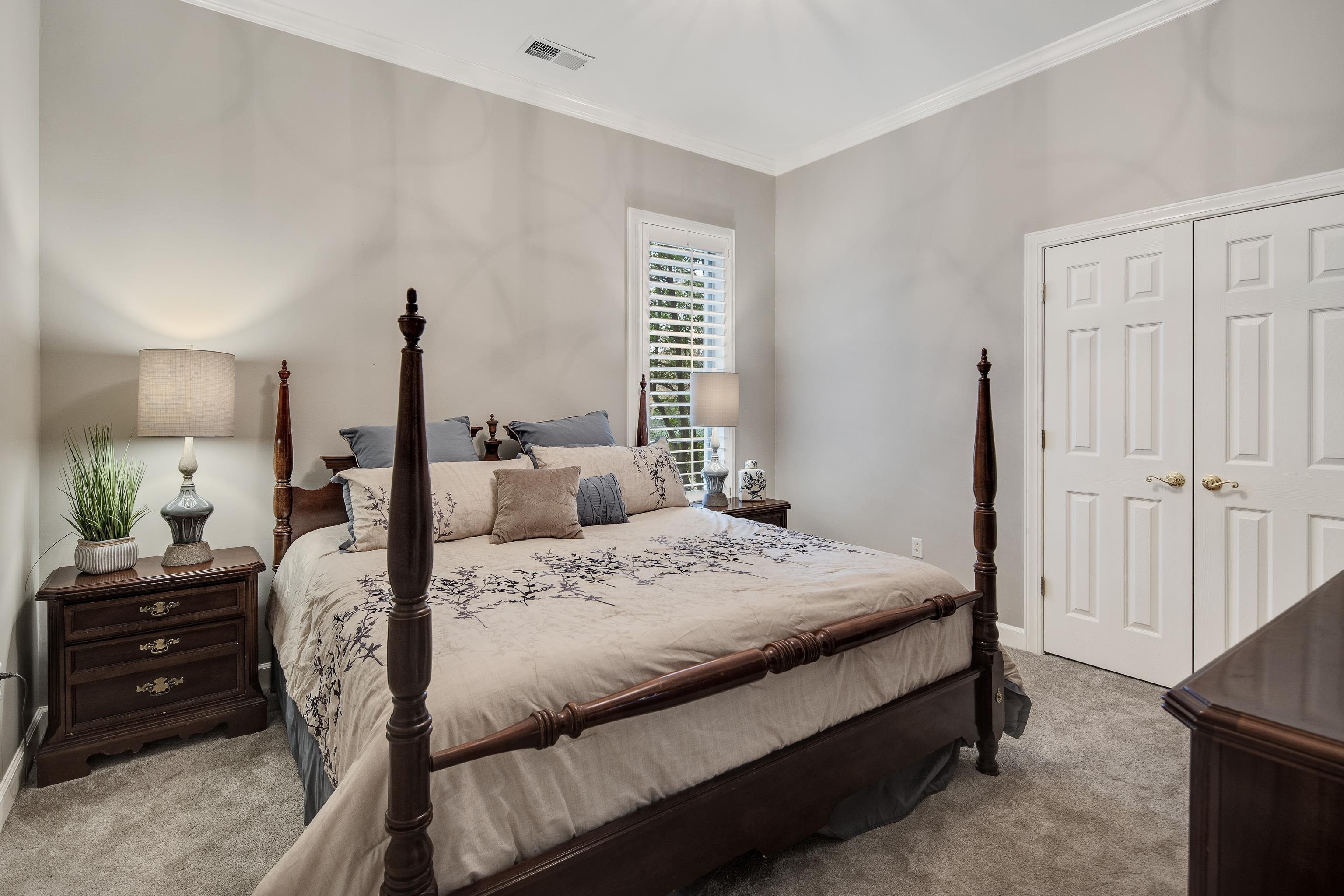 9279 INGLESIDE FARM RD S