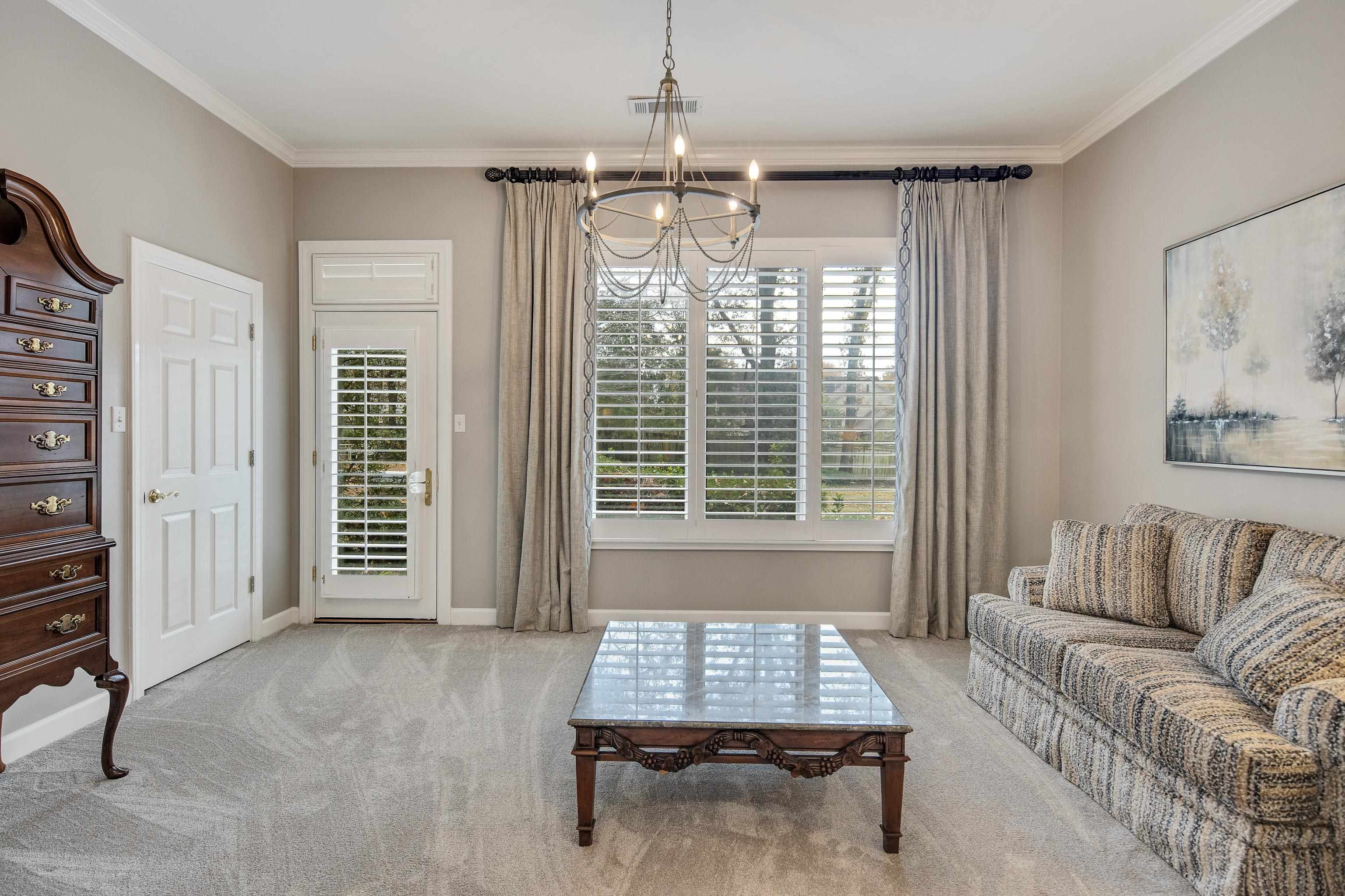 9279 INGLESIDE FARM RD S