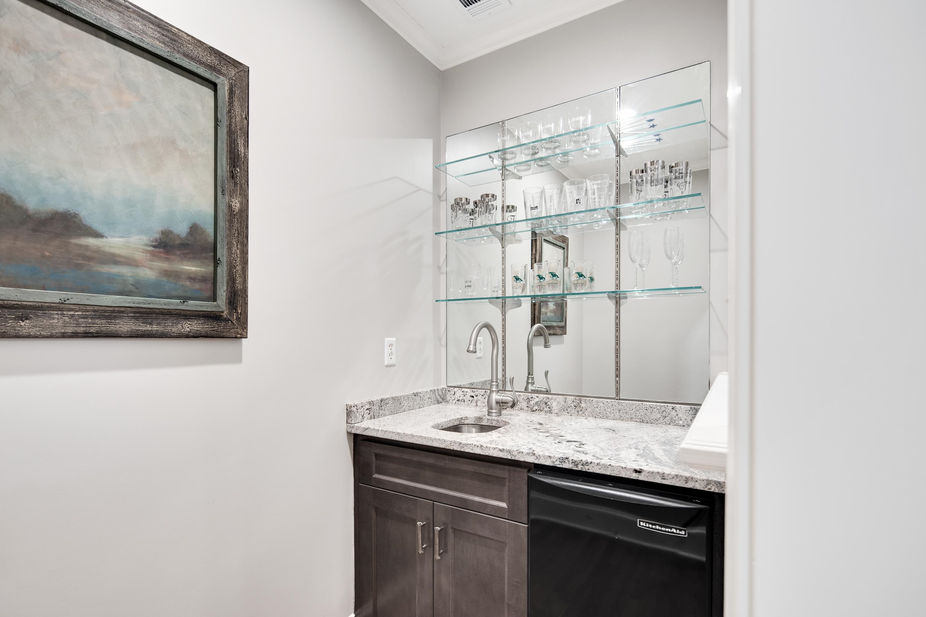 9279 INGLESIDE FARM RD S