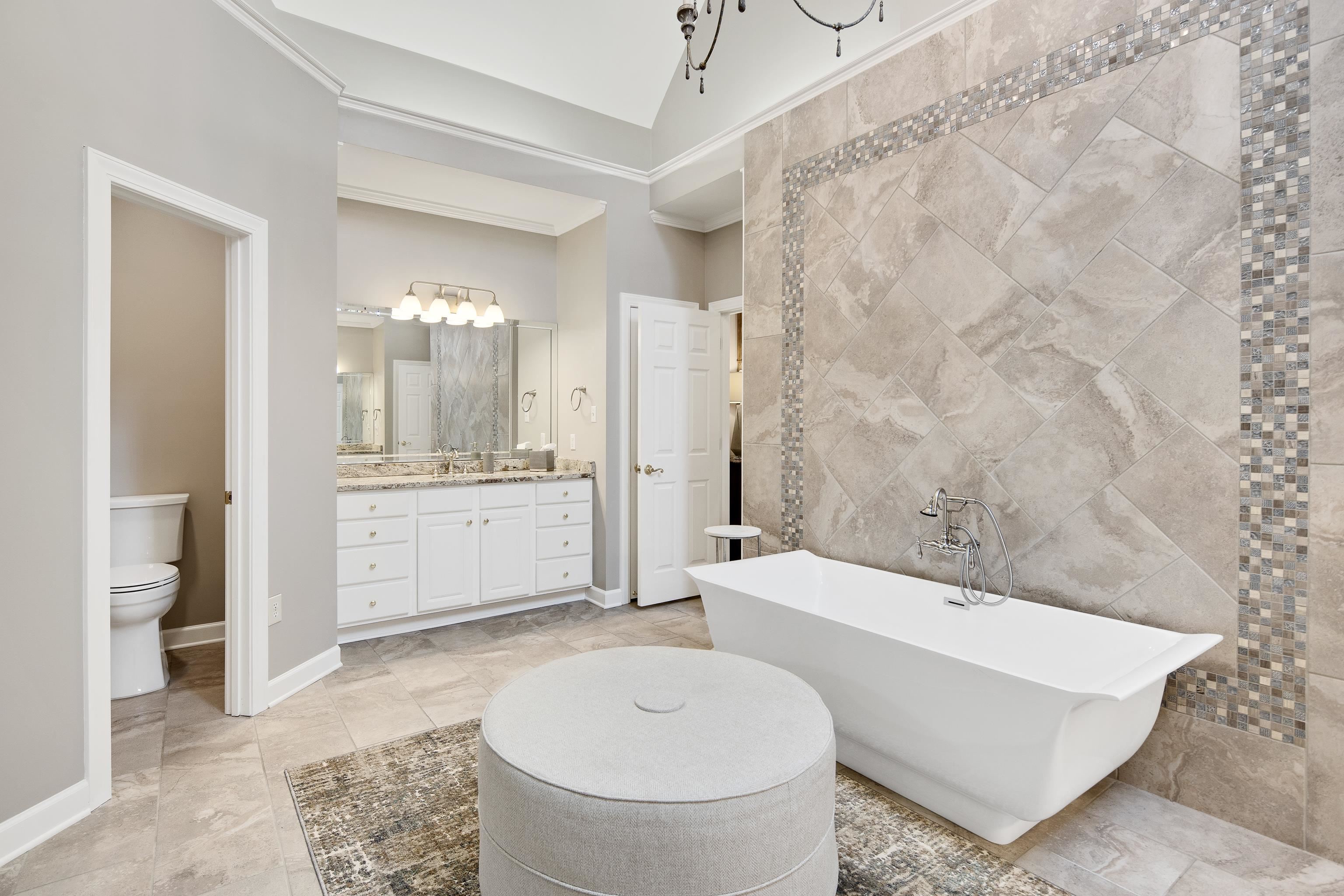 9279 INGLESIDE FARM RD S