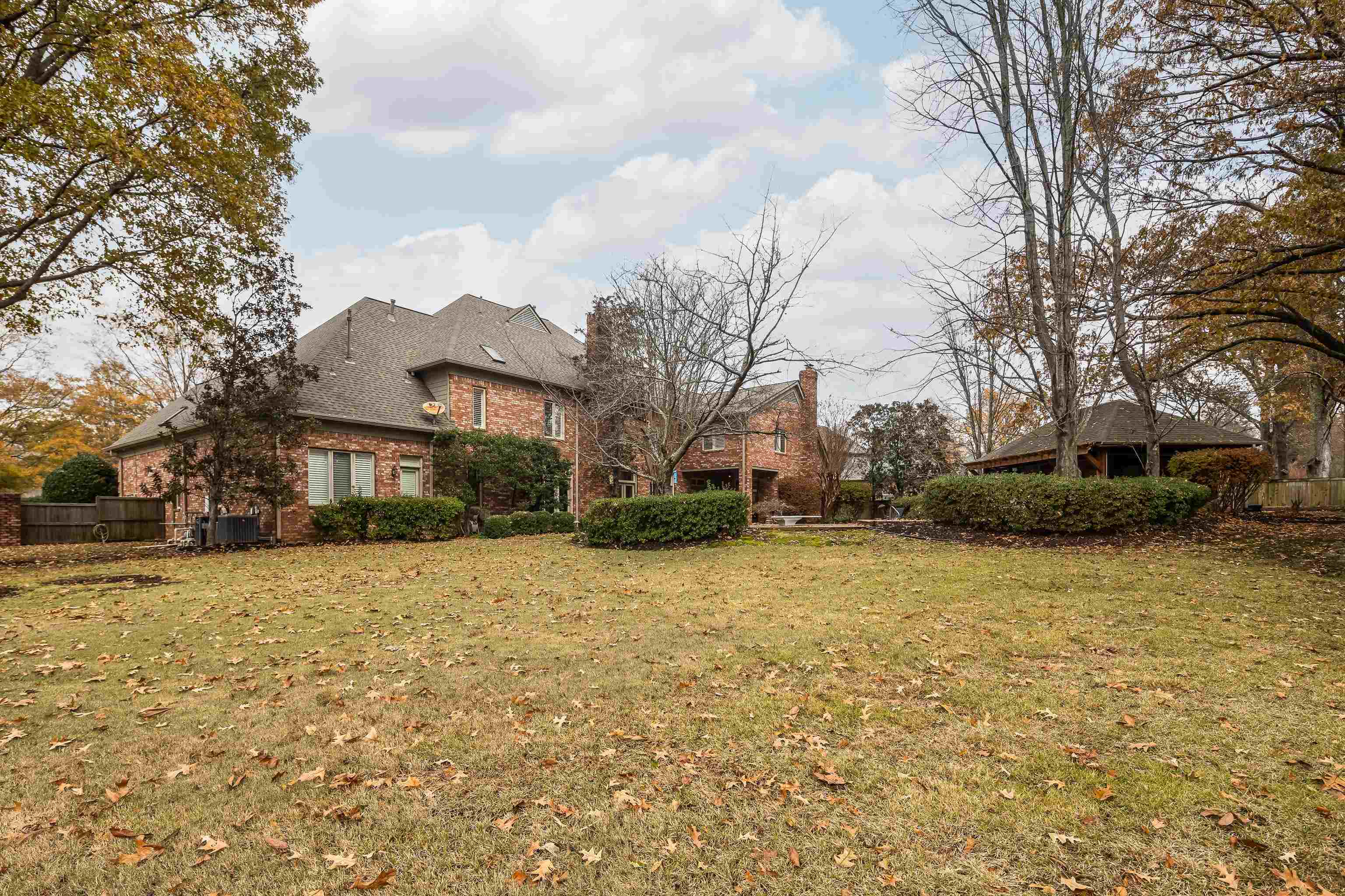 9279 INGLESIDE FARM RD S