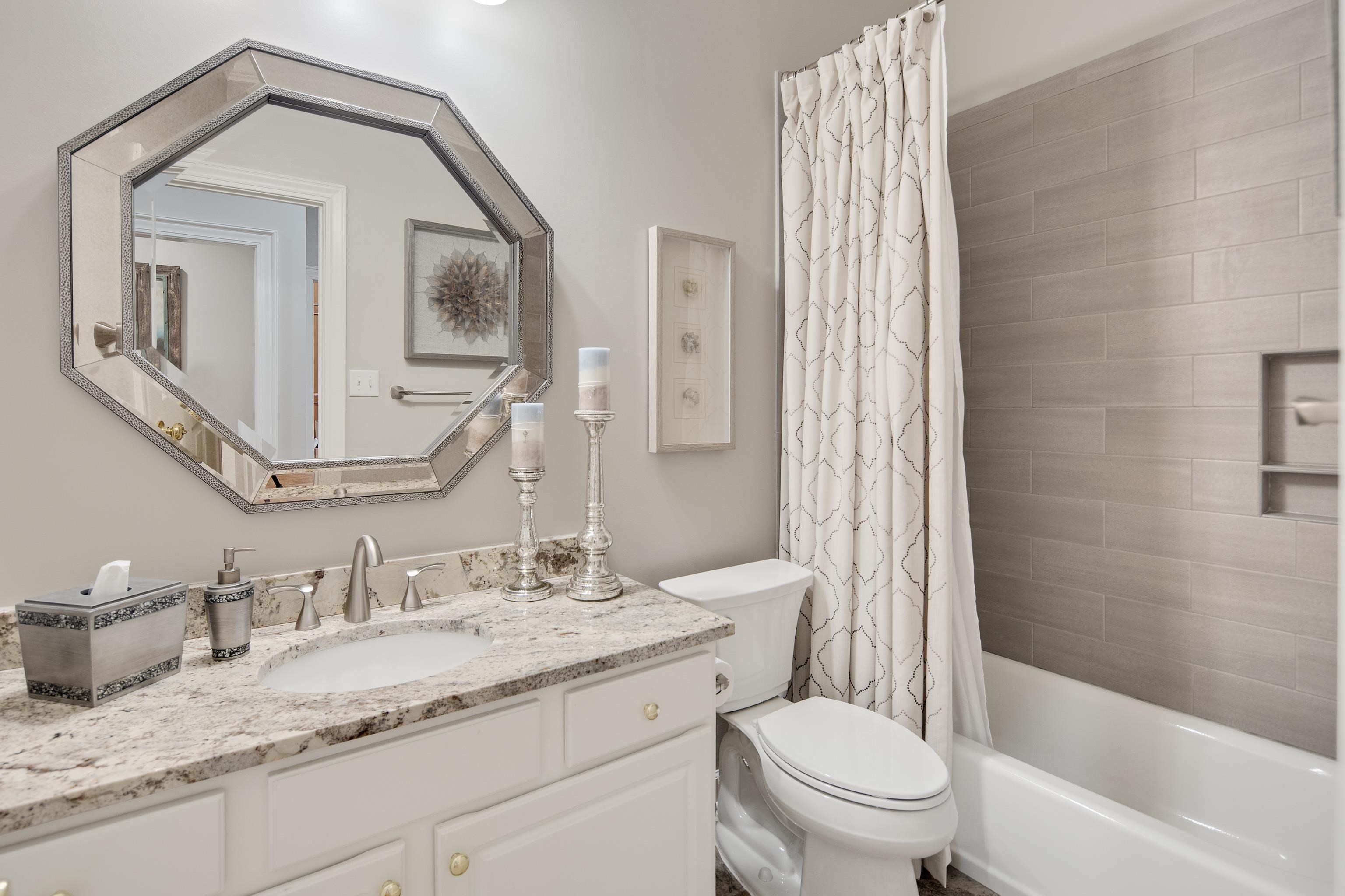 9279 INGLESIDE FARM RD S