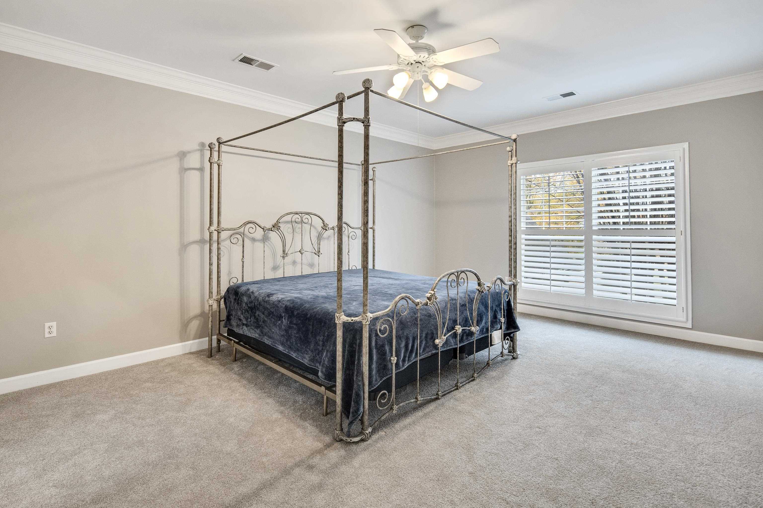 9279 INGLESIDE FARM RD S