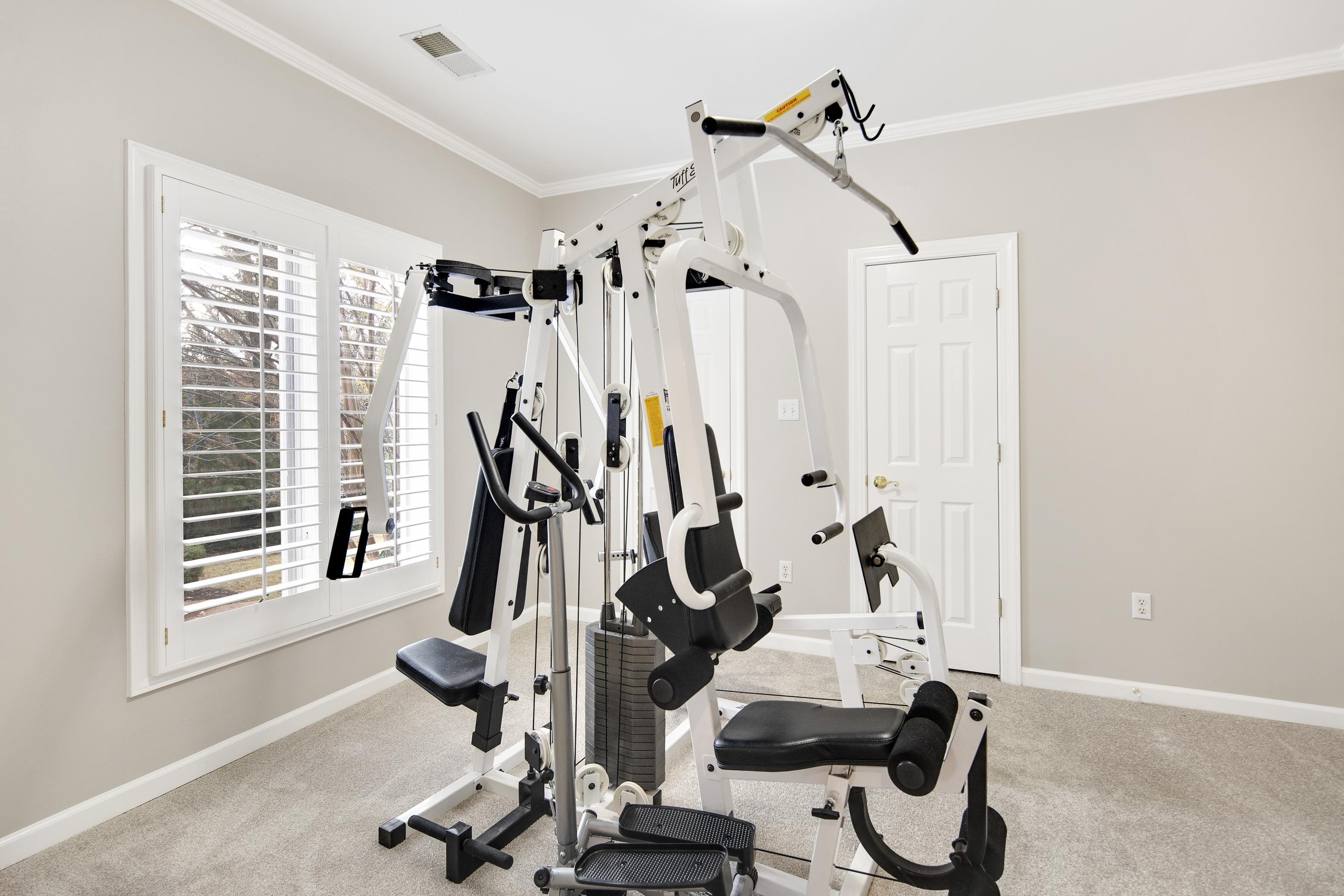 9279 INGLESIDE FARM RD S