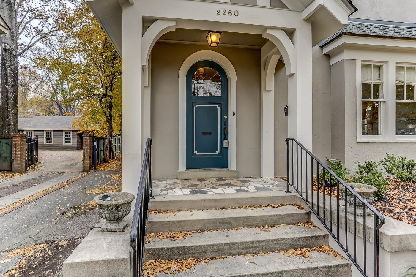2260 COURT AVE