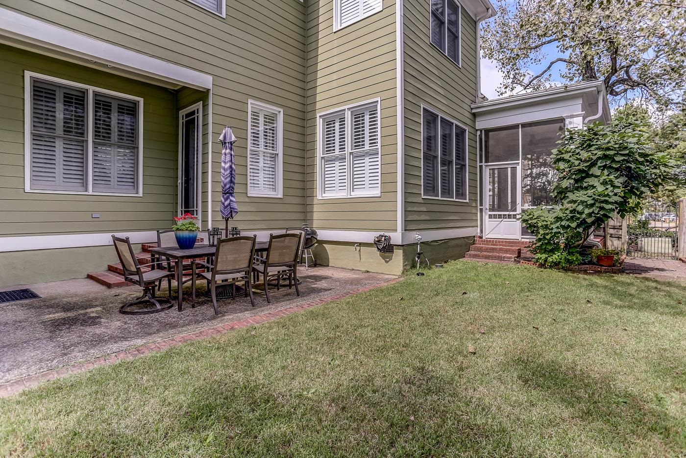 143 HARBOR POINT LN