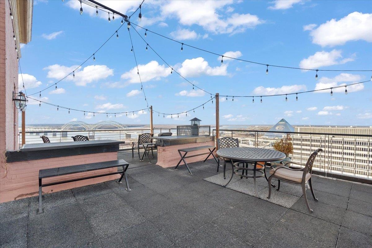 109 N MAIN ST Unit: 705