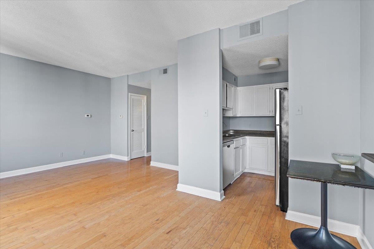 109 N MAIN ST Unit: 705