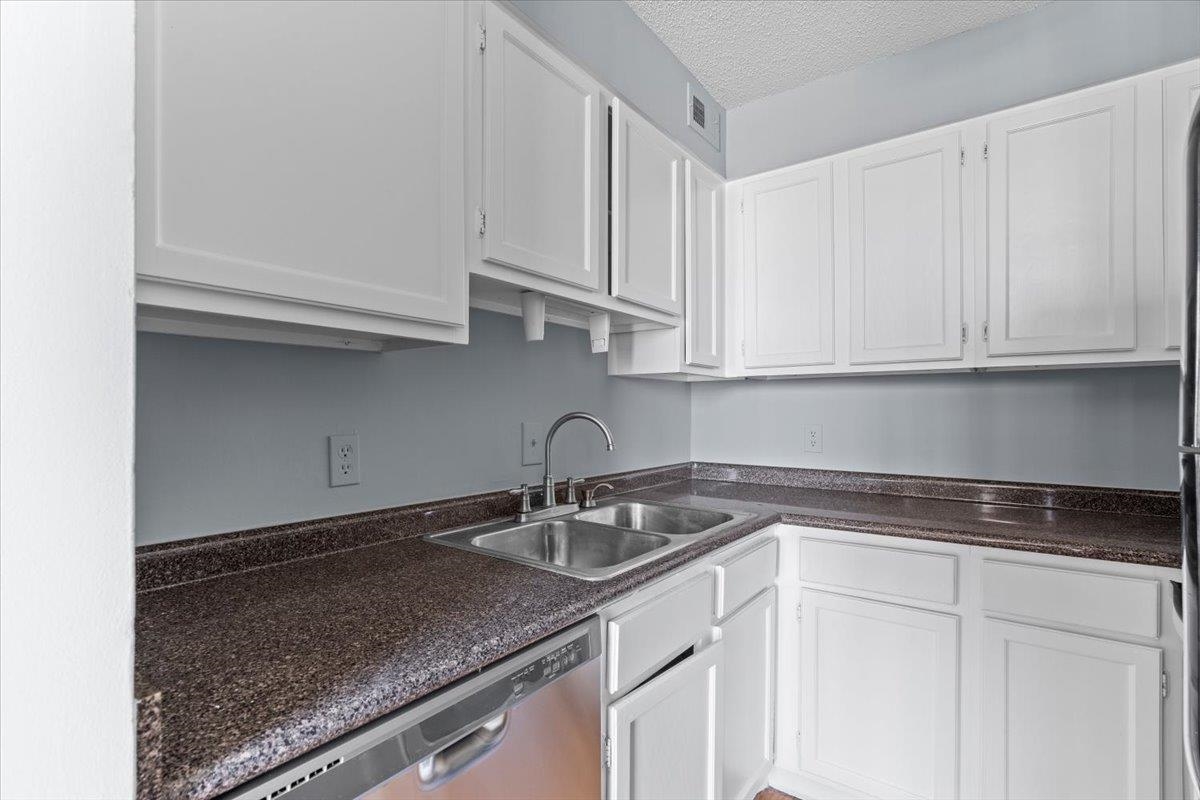 109 N MAIN ST Unit: 705