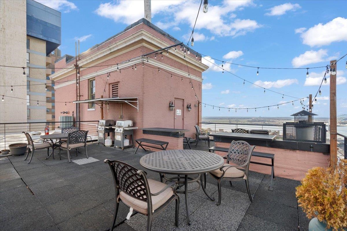 109 N MAIN ST Unit: 705