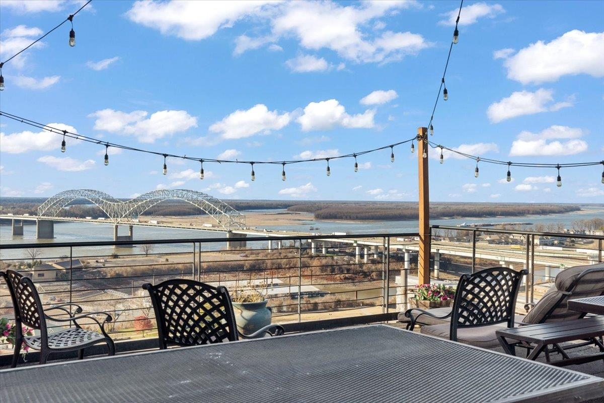 109 N MAIN ST Unit: 705
