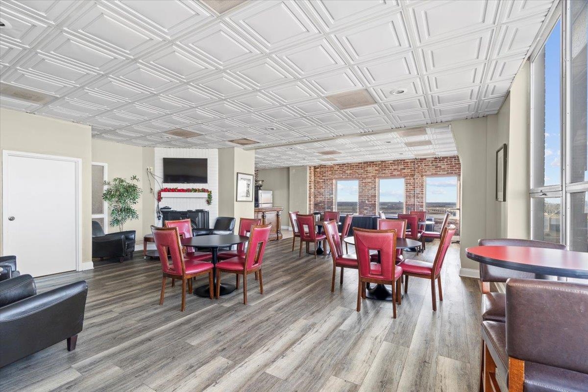 109 N MAIN ST Unit: 705