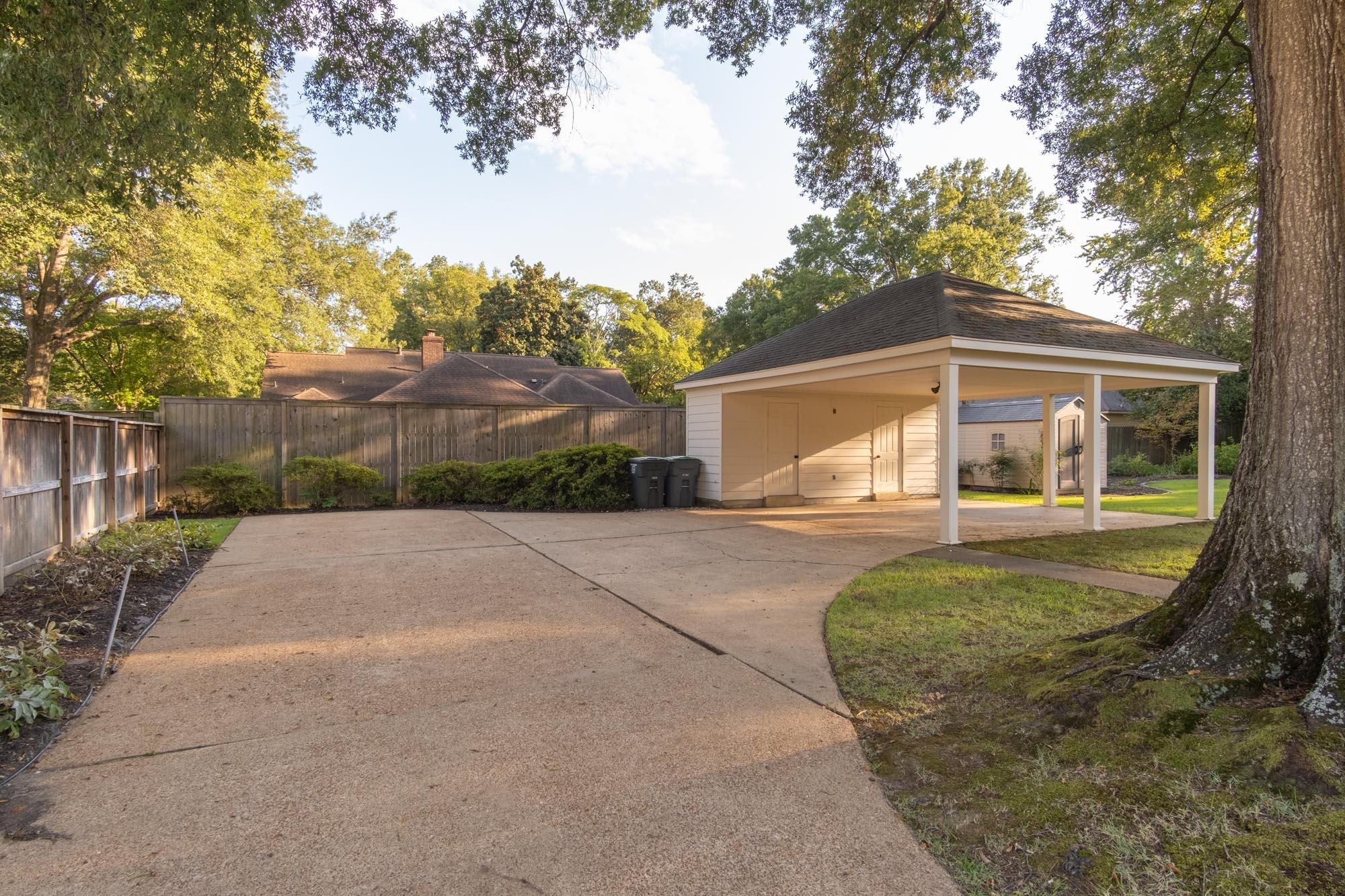 6737 HICKORY CREST CV