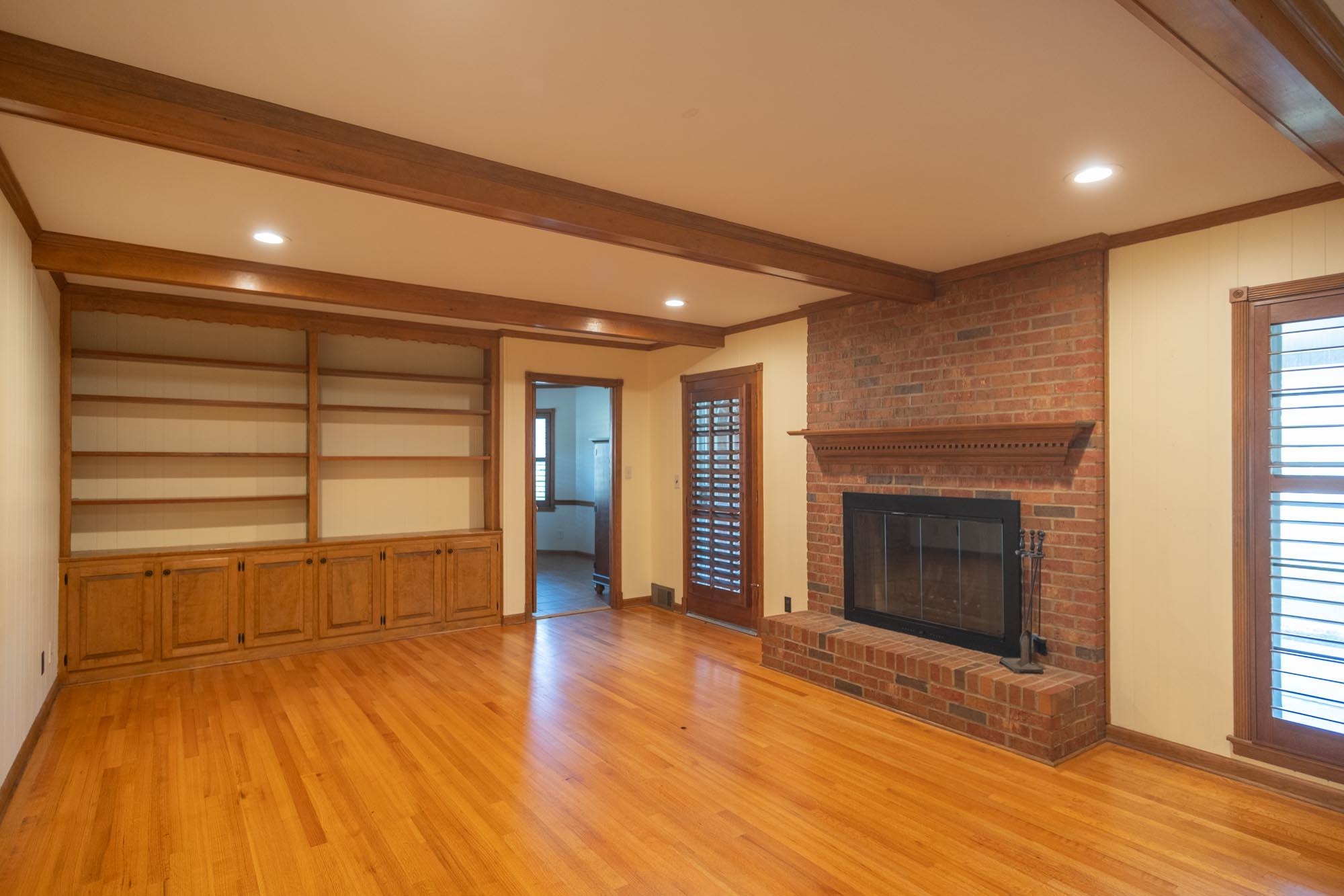 6737 HICKORY CREST CV