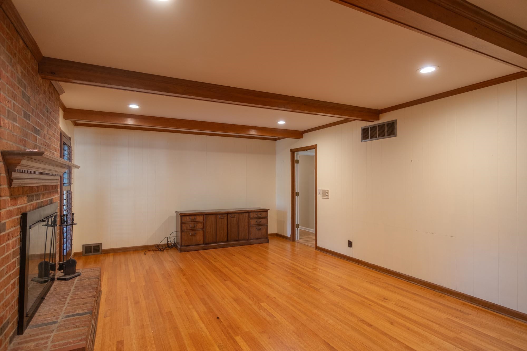 6737 HICKORY CREST CV