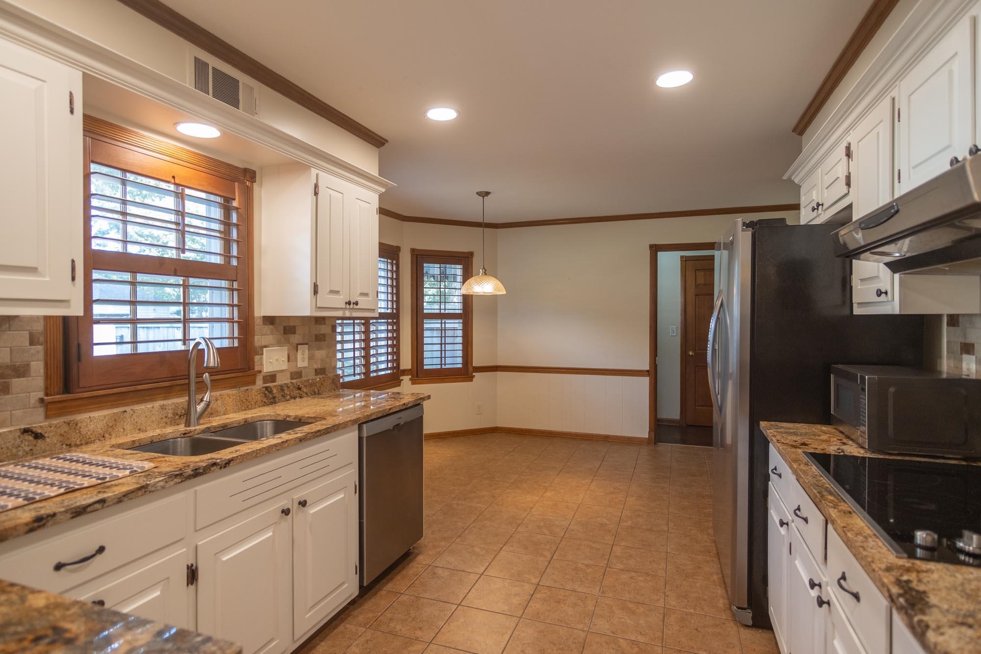 6737 HICKORY CREST CV