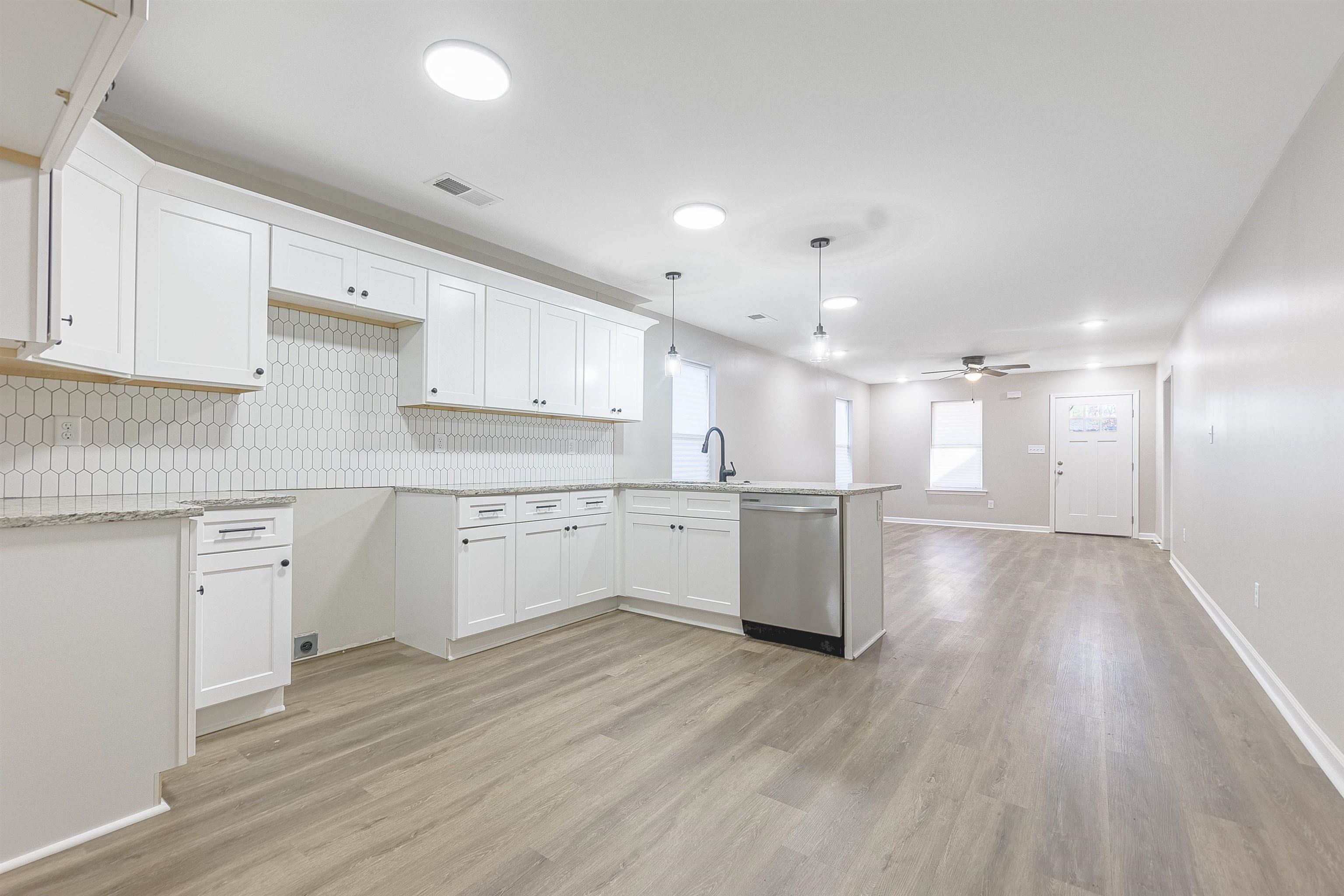 3128 DOUGLASS AVE