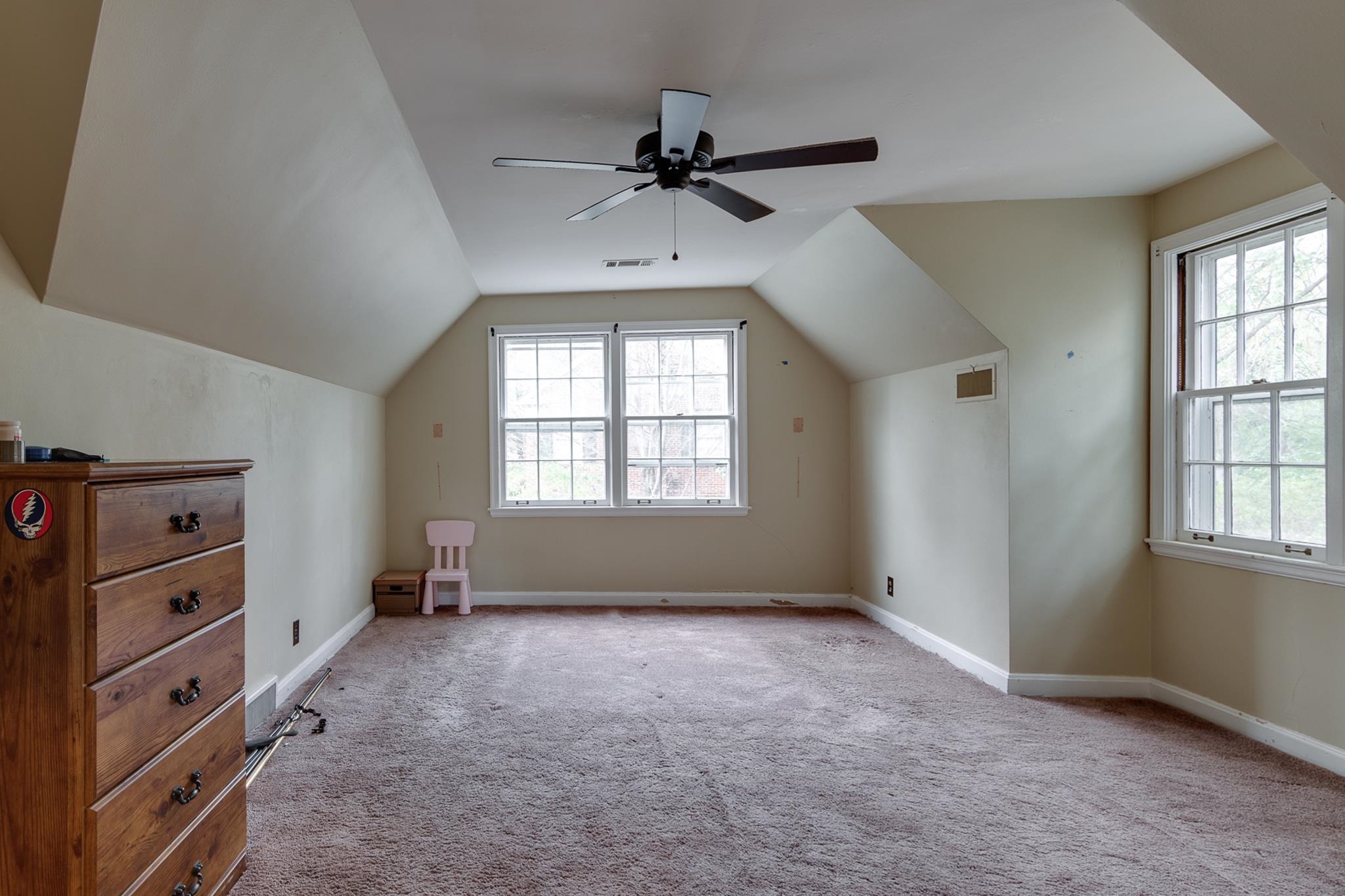 676 CENTER DR