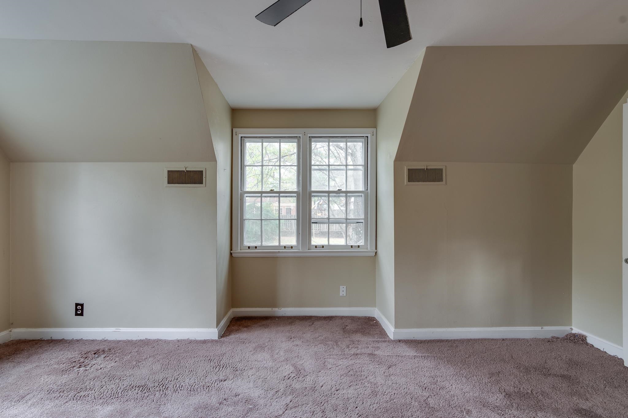 676 CENTER DR