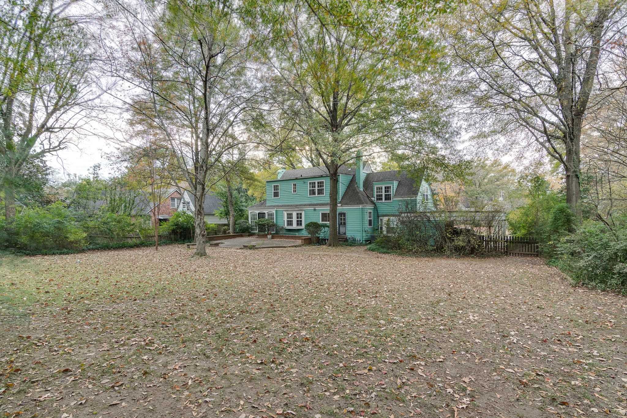 676 CENTER DR