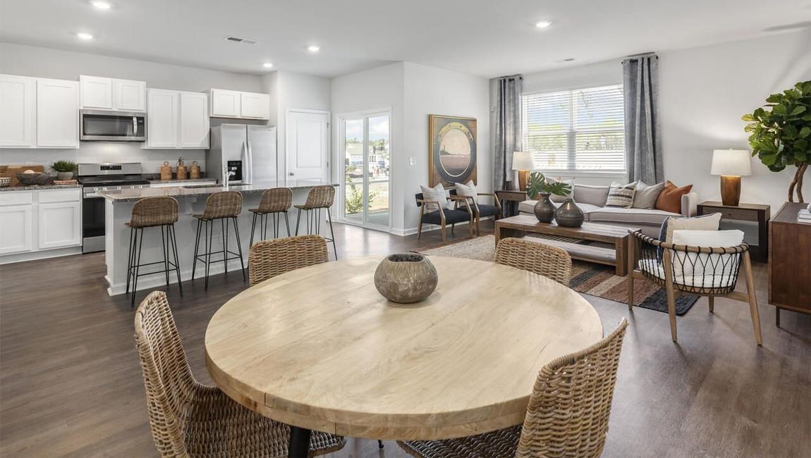405 WINDEMERE LOOP