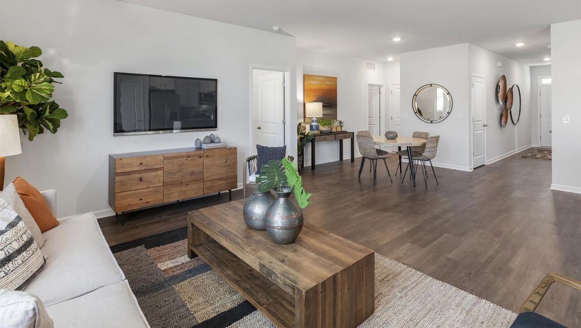 405 WINDEMERE LOOP