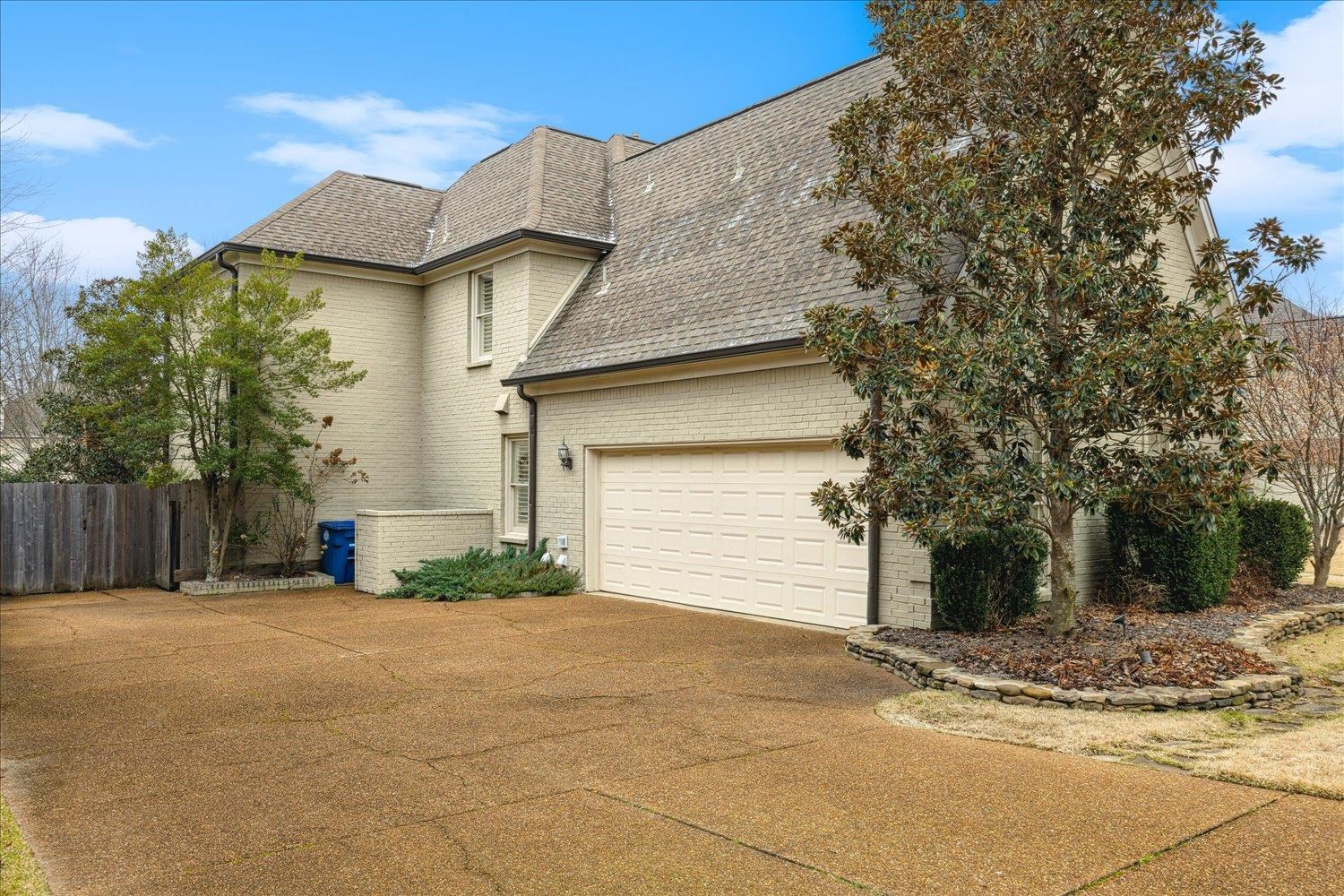 8959 CLAIBORNE FARM DR